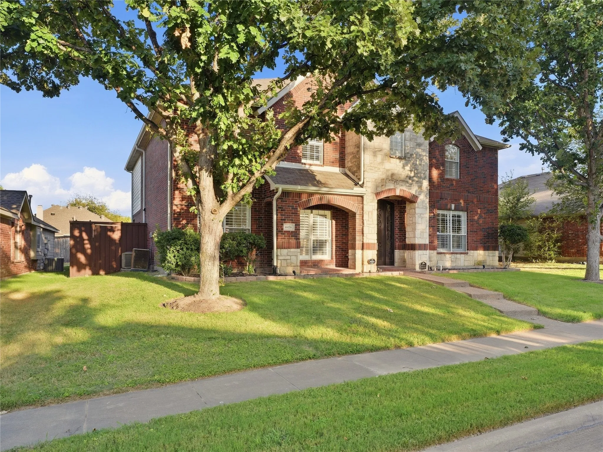 Single Family Residence For Sale in Denton County , 6436 Landmark Trail, The Colony, Texas 75056, 5 Bedroom, 3 Bathroom, 2 Garage spaces, 3,766 Sqft, built in 2001, mls#21387085, Real Estate Agent in The Colony, Homes For Sale in Denton county, Homes For Sale in The Colony, Realtor in The Colony Texas, Real Estate Brokerage Independent Realty Texas, Luminita Cordes Realtor