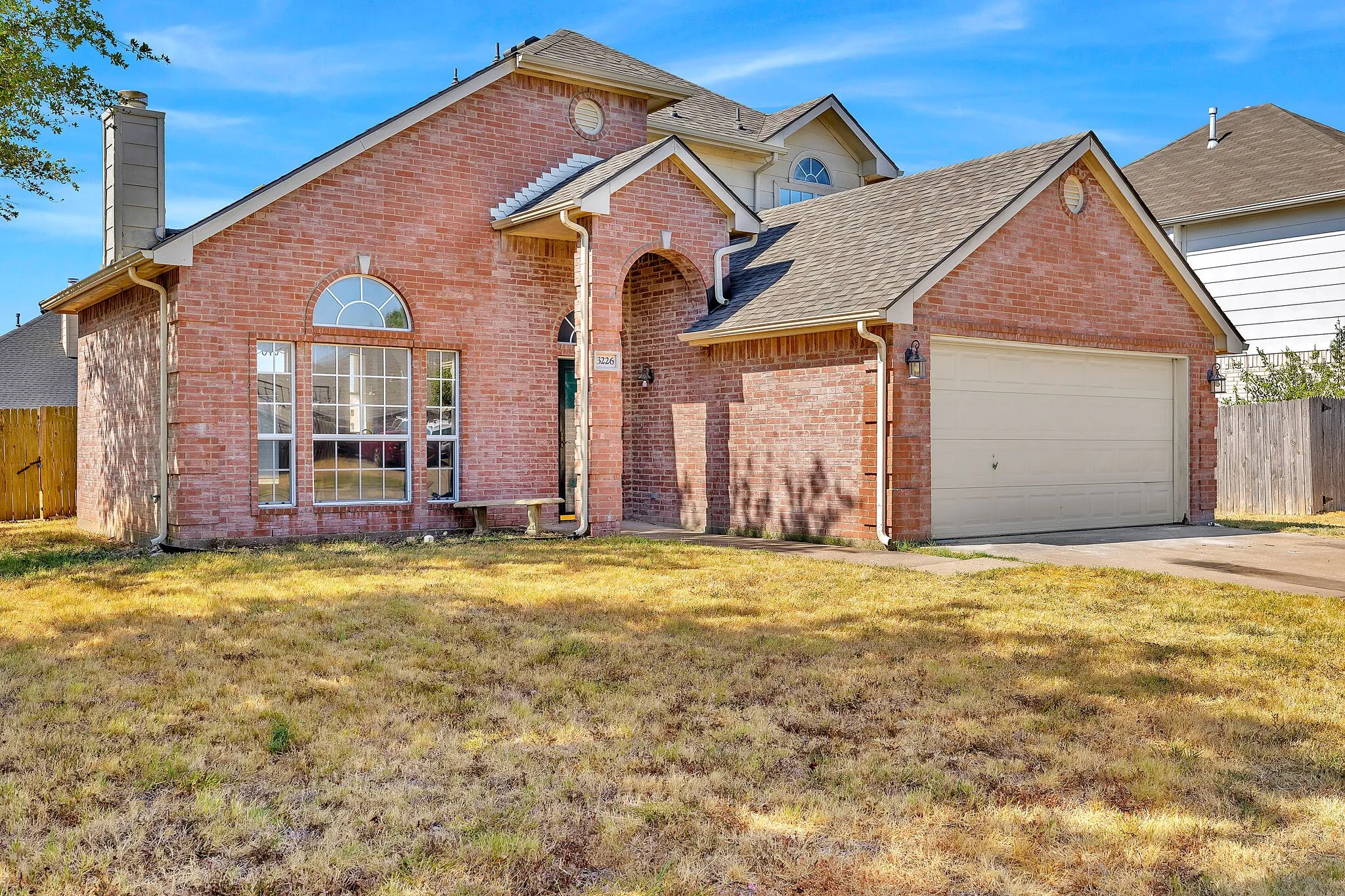 Single Family Residence For Rent in Ellis County , 3226 Eagle Lane, Midlothian, Texas 76065, 3 Bedroom, 3 Bathroom, 2 Garage spaces, 1,499 Sqft, built in 2000, mls#21387910, Real Estate Agent in Midlothian, Homes For Rent in Ellis county, Homes For Rent in Midlothian, Realtor in Midlothian Texas, Real Estate Brokerage Independent Realty Texas, Luminita Cordes Realtor