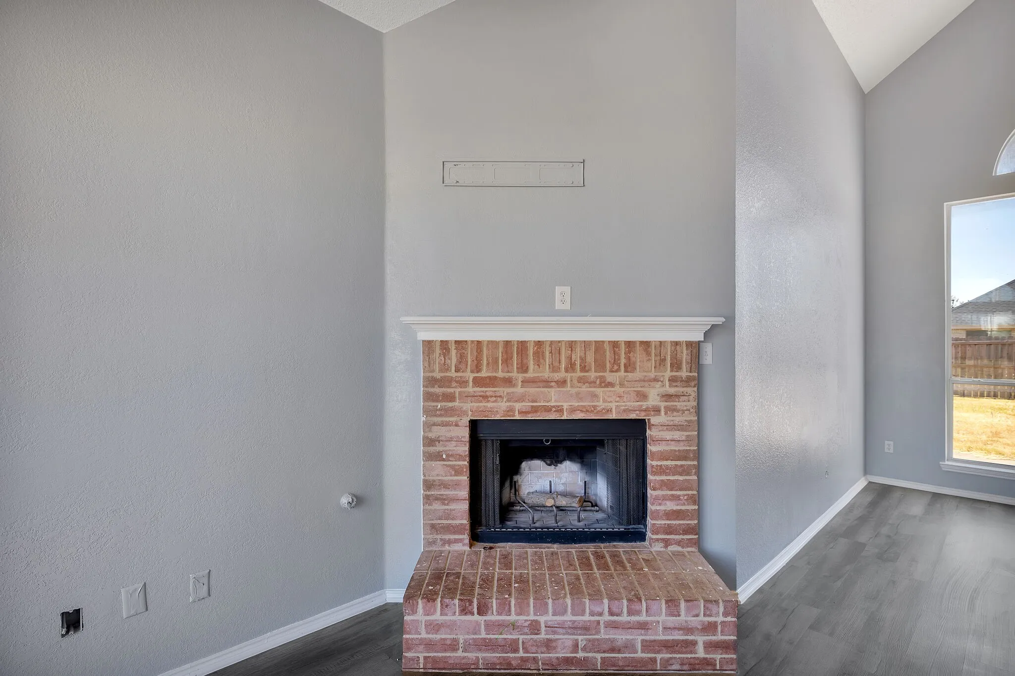 Single Family Residence For Rent in Ellis County , 3226 Eagle Lane, Midlothian, Texas 76065, 3 Bedroom, 3 Bathroom, 2 Garage spaces, 1,499 Sqft, built in 2000, mls#21387910, Real Estate Agent in Midlothian, Homes For Rent in Ellis county, Homes For Rent in Midlothian, Realtor in Midlothian Texas, Real Estate Brokerage Independent Realty Texas, Luminita Cordes Realtor