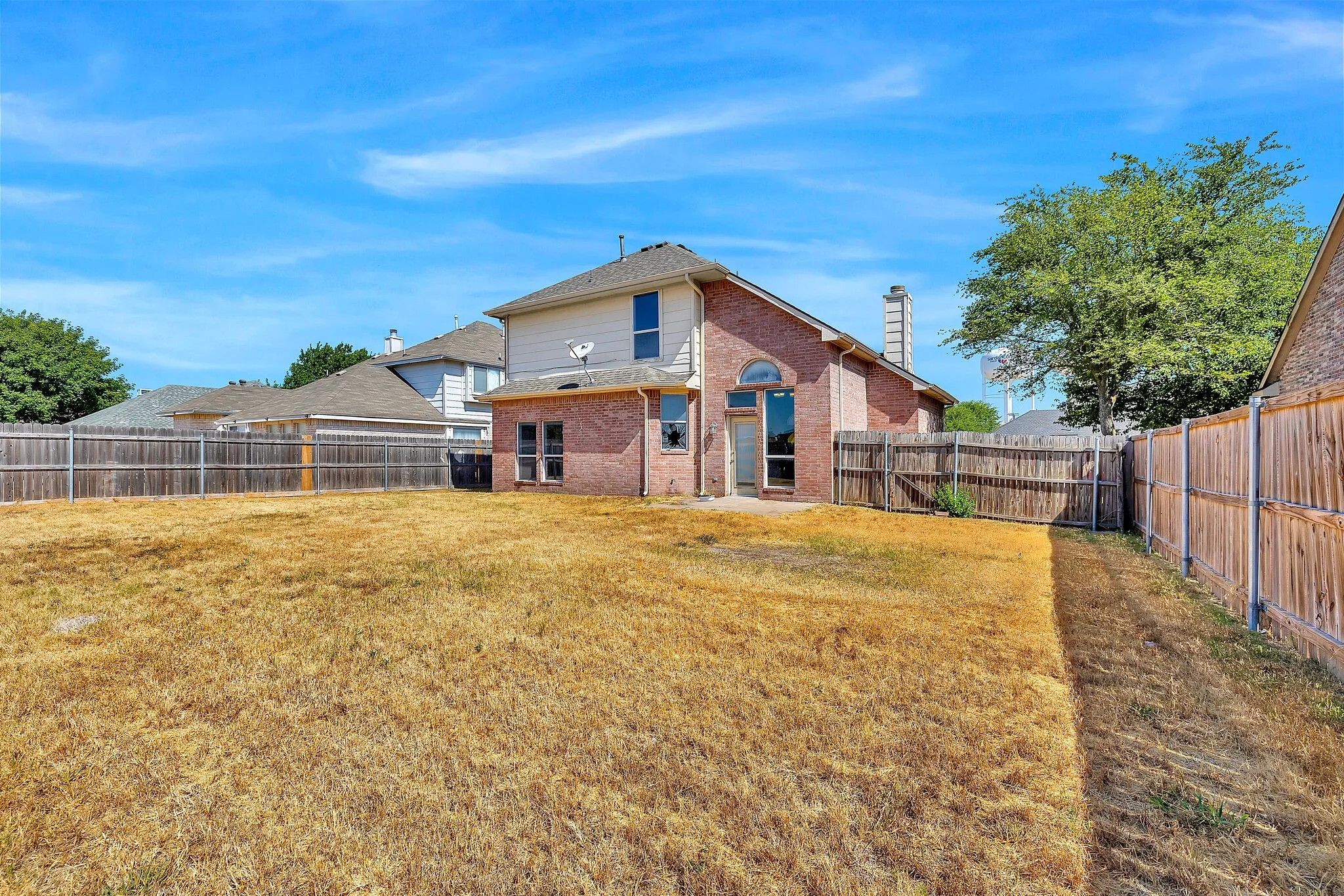 Single Family Residence For Rent in Ellis County , 3226 Eagle Lane, Midlothian, Texas 76065, 3 Bedroom, 3 Bathroom, 2 Garage spaces, 1,499 Sqft, built in 2000, mls#21387910, Real Estate Agent in Midlothian, Homes For Rent in Ellis county, Homes For Rent in Midlothian, Realtor in Midlothian Texas, Real Estate Brokerage Independent Realty Texas, Luminita Cordes Realtor