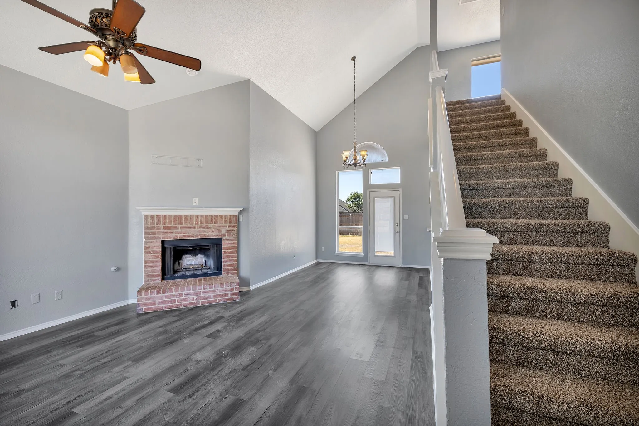 Single Family Residence For Rent in Ellis County , 3226 Eagle Lane, Midlothian, Texas 76065, 3 Bedroom, 3 Bathroom, 2 Garage spaces, 1,499 Sqft, built in 2000, mls#21387910, Real Estate Agent in Midlothian, Homes For Rent in Ellis county, Homes For Rent in Midlothian, Realtor in Midlothian Texas, Real Estate Brokerage Independent Realty Texas, Luminita Cordes Realtor