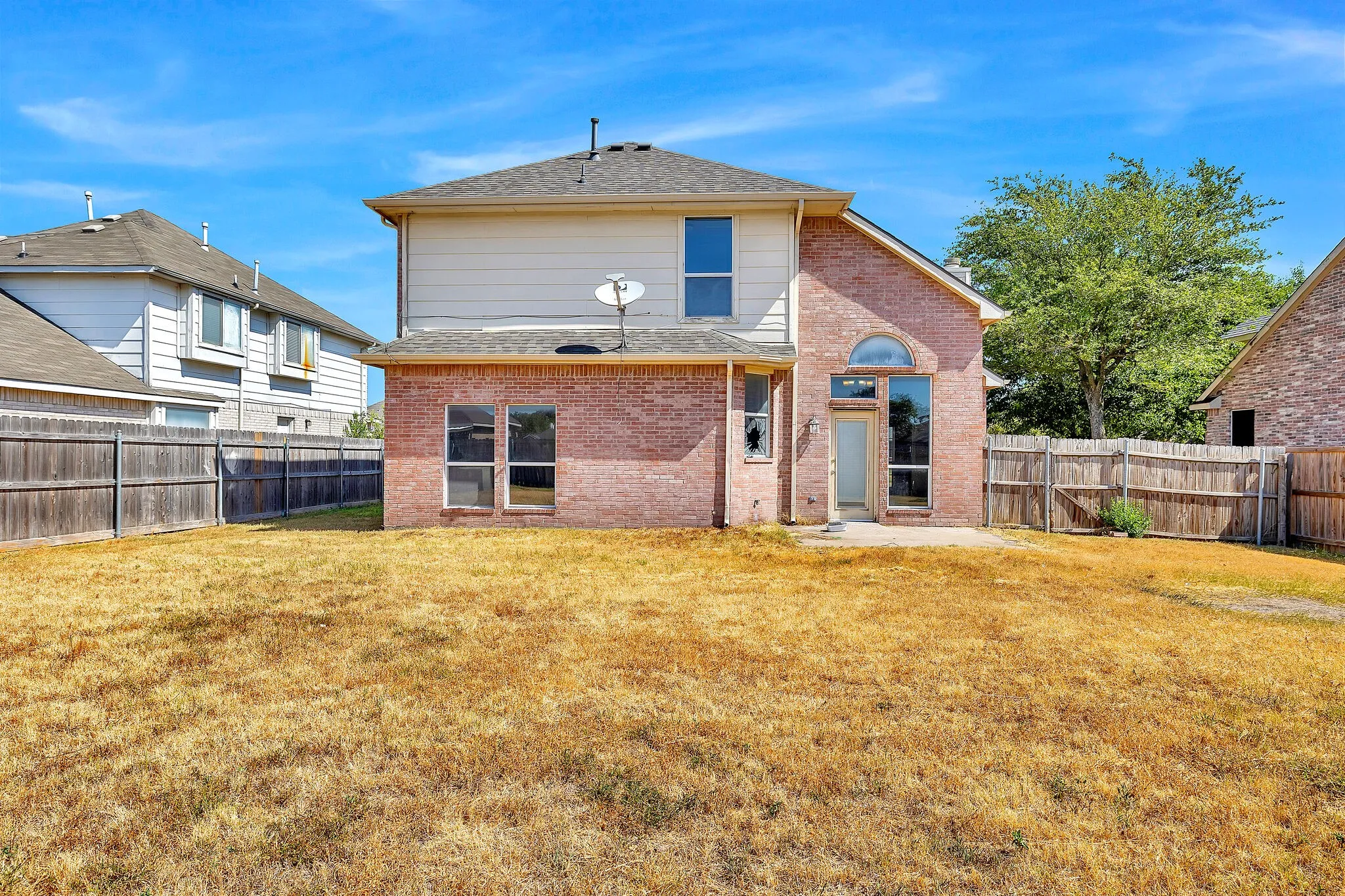 Single Family Residence For Rent in Ellis County , 3226 Eagle Lane, Midlothian, Texas 76065, 3 Bedroom, 3 Bathroom, 2 Garage spaces, 1,499 Sqft, built in 2000, mls#21387910, Real Estate Agent in Midlothian, Homes For Rent in Ellis county, Homes For Rent in Midlothian, Realtor in Midlothian Texas, Real Estate Brokerage Independent Realty Texas, Luminita Cordes Realtor