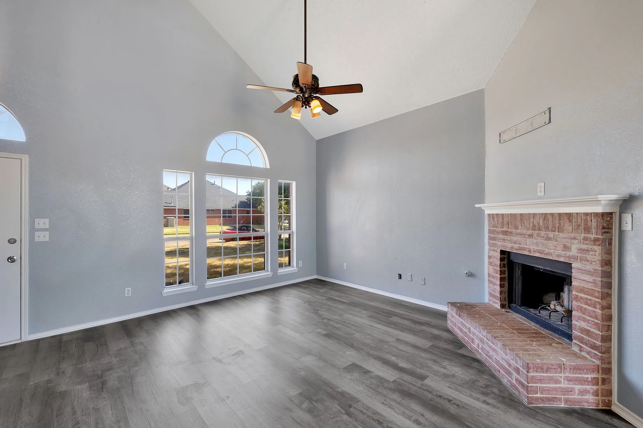 Single Family Residence For Rent in Ellis County , 3226 Eagle Lane, Midlothian, Texas 76065, 3 Bedroom, 3 Bathroom, 2 Garage spaces, 1,499 Sqft, built in 2000, mls#21387910, Real Estate Agent in Midlothian, Homes For Rent in Ellis county, Homes For Rent in Midlothian, Realtor in Midlothian Texas, Real Estate Brokerage Independent Realty Texas, Luminita Cordes Realtor