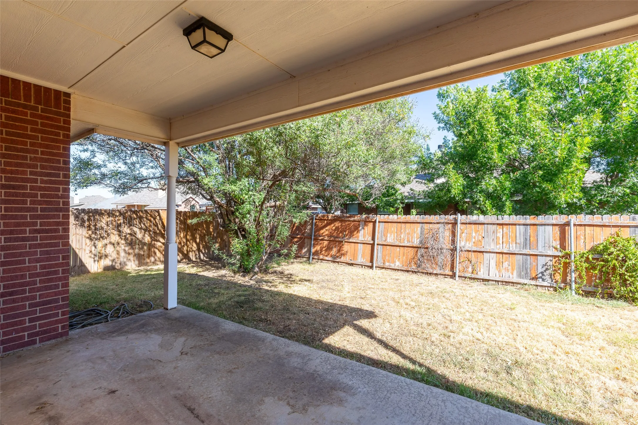 Single Family Residence For Sale in Taylor County , 2234 Old Ironsides Road, Abilene, Texas 79601, 3 Bedroom, 2 Bathroom, 2 Garage spaces, 1,782 Sqft, built in 2004, mls#21382956, Real Estate Agent in Abilene, Homes For Sale in Taylor county, Homes For Sale in Abilene, Realtor in Abilene Texas, Real Estate Brokerage Independent Realty Texas, Luminita Cordes Realtor