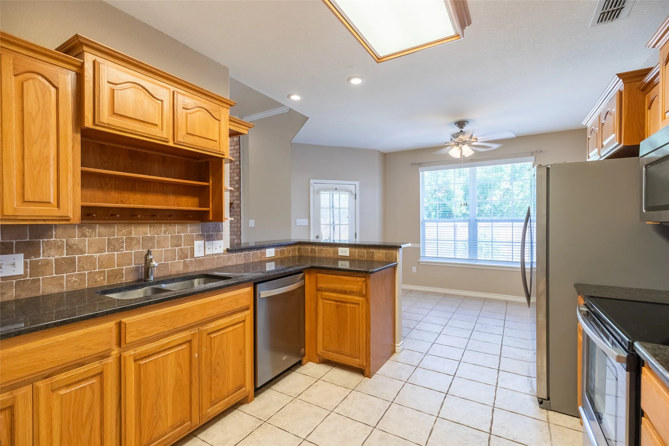 Single Family Residence For Sale in Taylor County , 2234 Old Ironsides Road, Abilene, Texas 79601, 3 Bedroom, 2 Bathroom, 2 Garage spaces, 1,782 Sqft, built in 2004, mls#21382956, Real Estate Agent in Abilene, Homes For Sale in Taylor county, Homes For Sale in Abilene, Realtor in Abilene Texas, Real Estate Brokerage Independent Realty Texas, Luminita Cordes Realtor