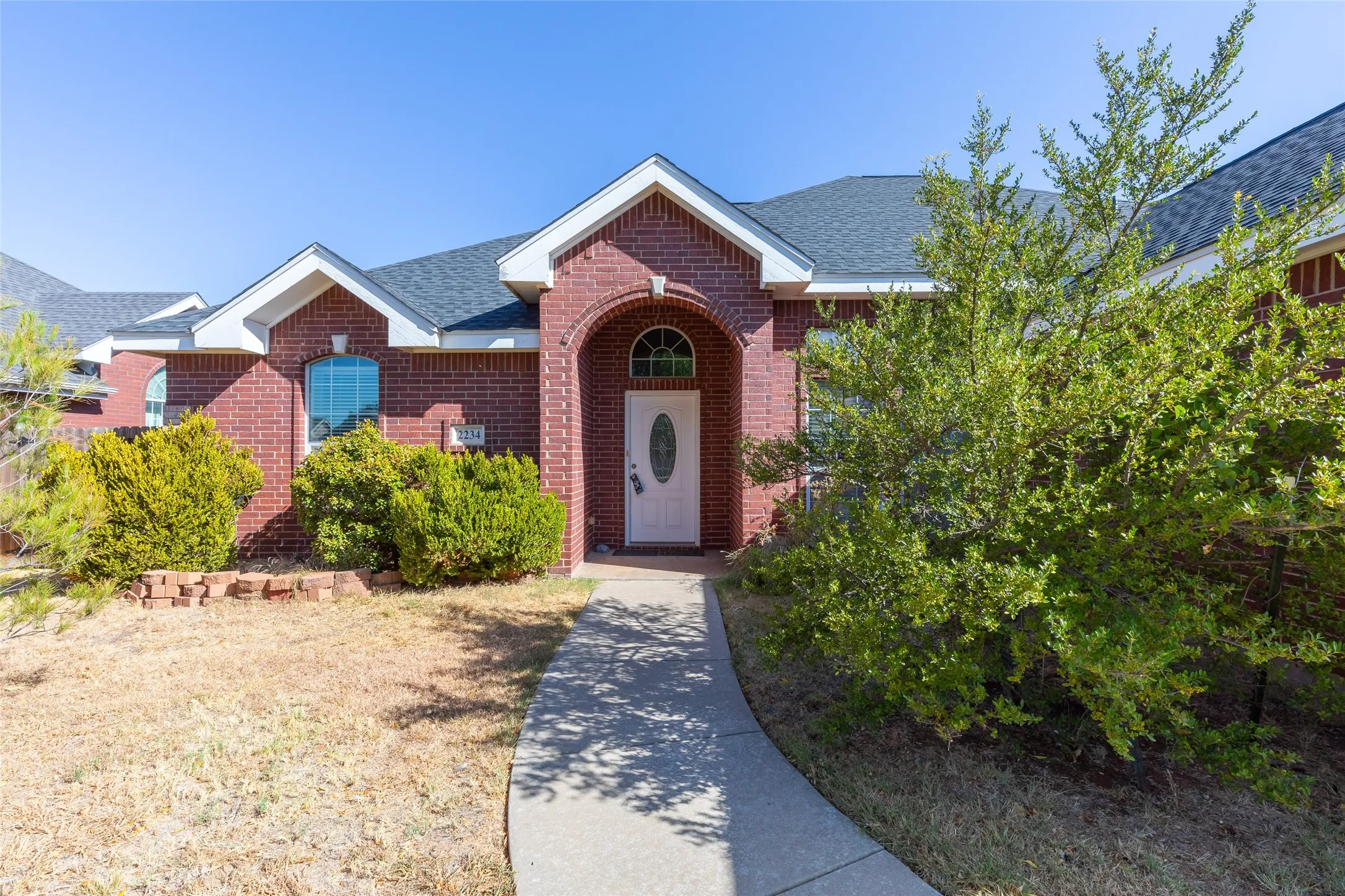 Single Family Residence For Sale in Taylor County , 2234 Old Ironsides Road, Abilene, Texas 79601, 3 Bedroom, 2 Bathroom, 2 Garage spaces, 1,782 Sqft, built in 2004, mls#21382956, Real Estate Agent in Abilene, Homes For Sale in Taylor county, Homes For Sale in Abilene, Realtor in Abilene Texas, Real Estate Brokerage Independent Realty Texas, Luminita Cordes Realtor