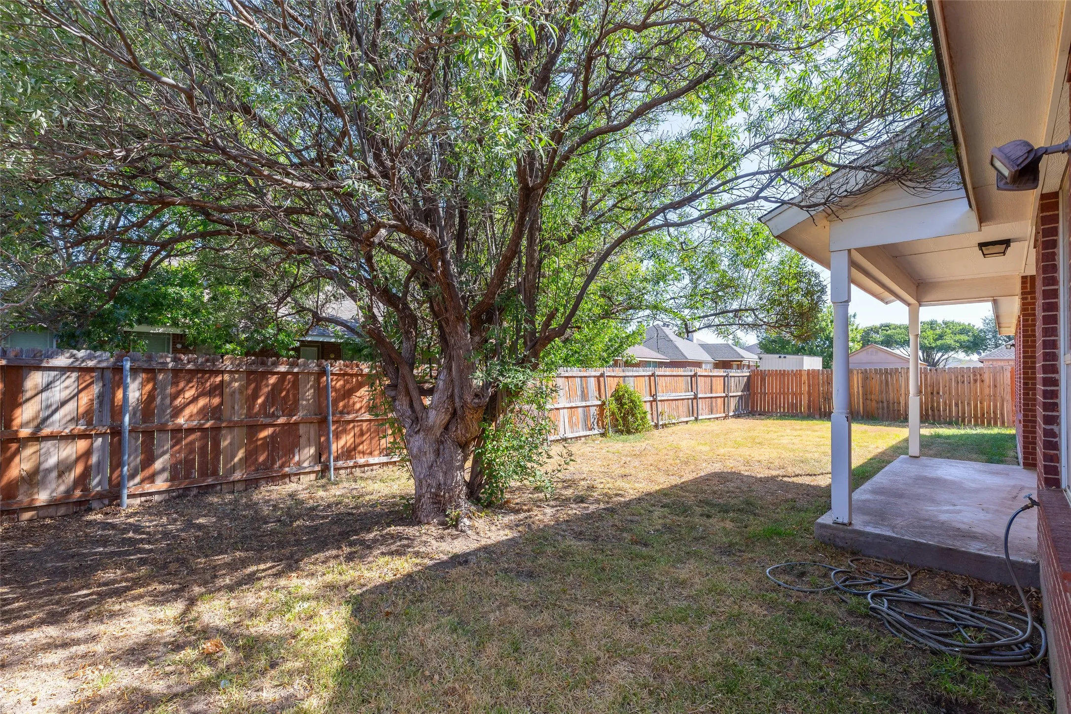 Single Family Residence For Sale in Taylor County , 2234 Old Ironsides Road, Abilene, Texas 79601, 3 Bedroom, 2 Bathroom, 2 Garage spaces, 1,782 Sqft, built in 2004, mls#21382956, Real Estate Agent in Abilene, Homes For Sale in Taylor county, Homes For Sale in Abilene, Realtor in Abilene Texas, Real Estate Brokerage Independent Realty Texas, Luminita Cordes Realtor