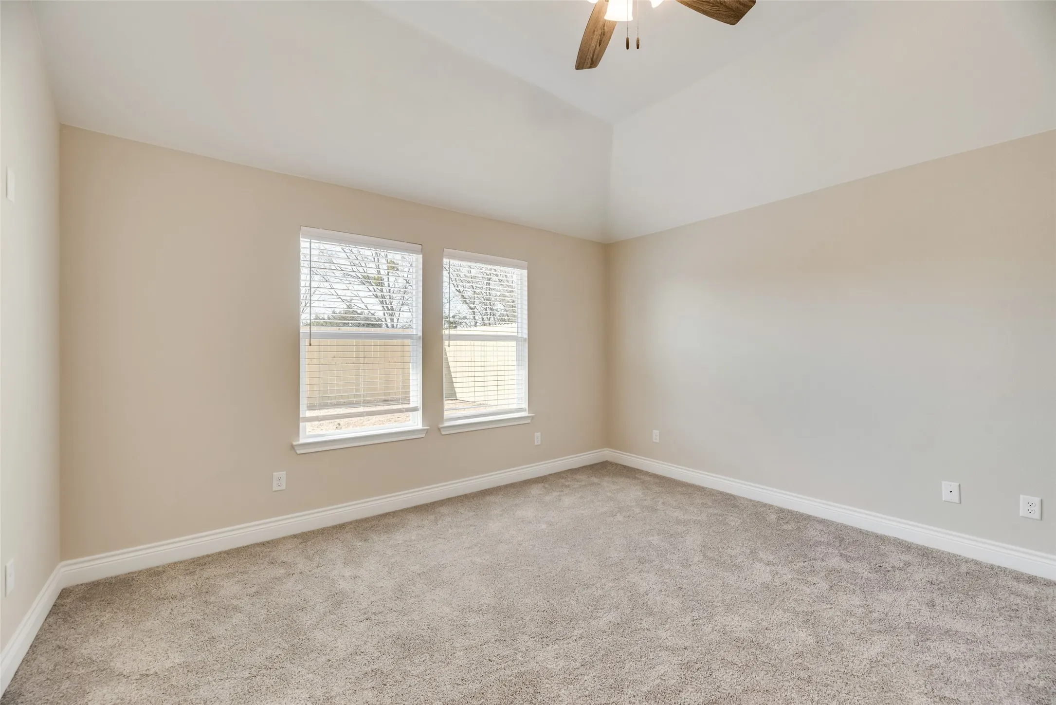 Single Family Residence For Rent in Hunt County , 8102 Grant Lane, Greenville, Texas 75402, 4 Bedroom, 2 Bathroom, 2 Garage spaces, 1,708 Sqft, built in 2021, mls#21387545, Real Estate Agent in Greenville, Homes For Rent in Hunt county, Homes For Rent in Greenville, Realtor in Greenville Texas, Real Estate Brokerage Independent Realty Texas, Luminita Cordes Realtor