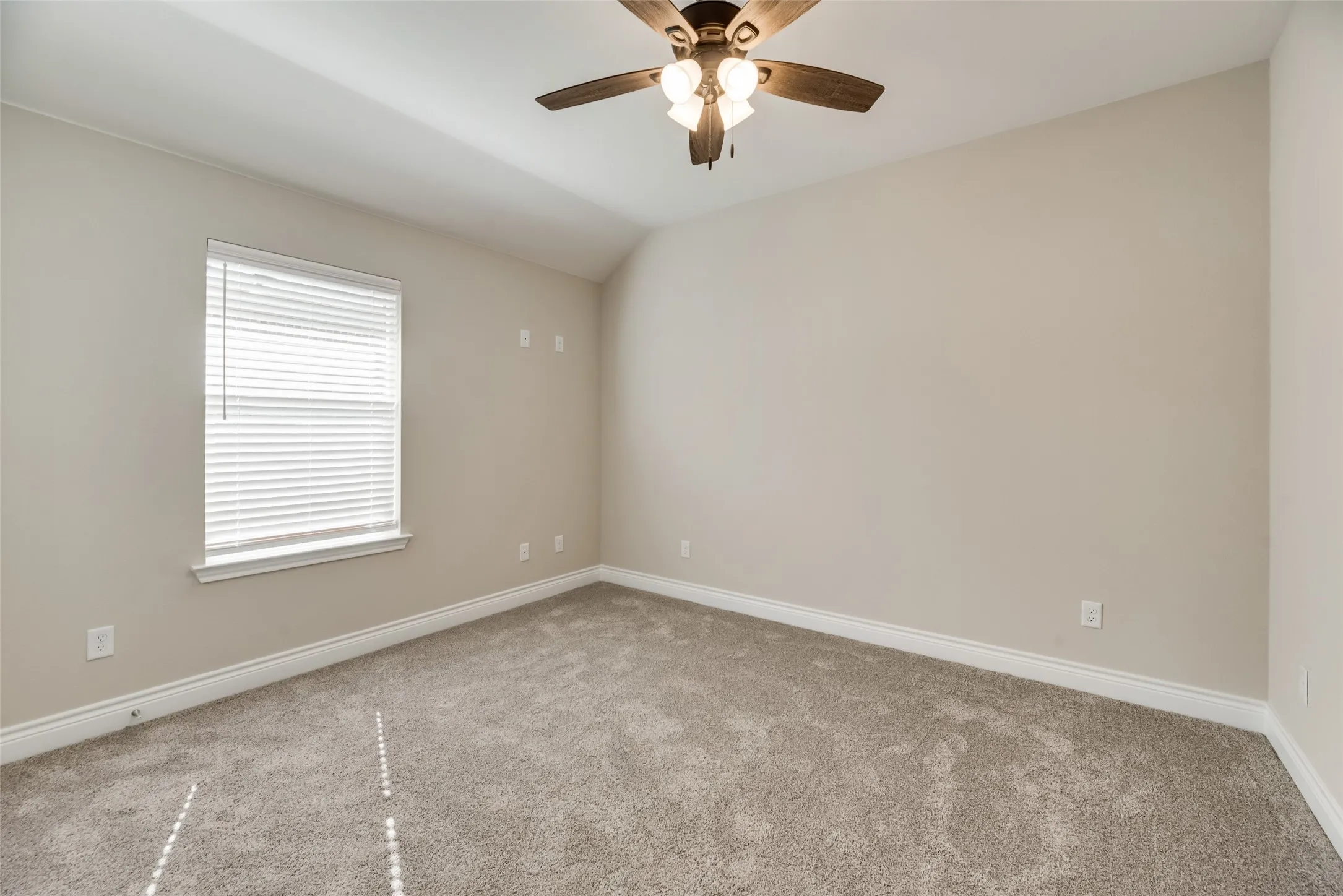 Single Family Residence For Rent in Hunt County , 8102 Grant Lane, Greenville, Texas 75402, 4 Bedroom, 2 Bathroom, 2 Garage spaces, 1,708 Sqft, built in 2021, mls#21387545, Real Estate Agent in Greenville, Homes For Rent in Hunt county, Homes For Rent in Greenville, Realtor in Greenville Texas, Real Estate Brokerage Independent Realty Texas, Luminita Cordes Realtor