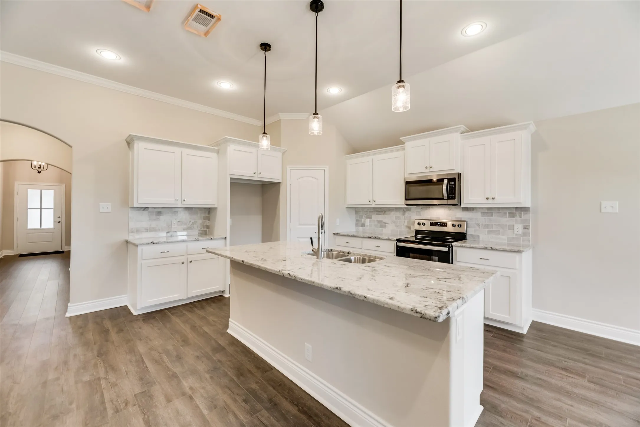 Single Family Residence For Rent in Hunt County , 8102 Grant Lane, Greenville, Texas 75402, 4 Bedroom, 2 Bathroom, 2 Garage spaces, 1,708 Sqft, built in 2021, mls#21387545, Real Estate Agent in Greenville, Homes For Rent in Hunt county, Homes For Rent in Greenville, Realtor in Greenville Texas, Real Estate Brokerage Independent Realty Texas, Luminita Cordes Realtor