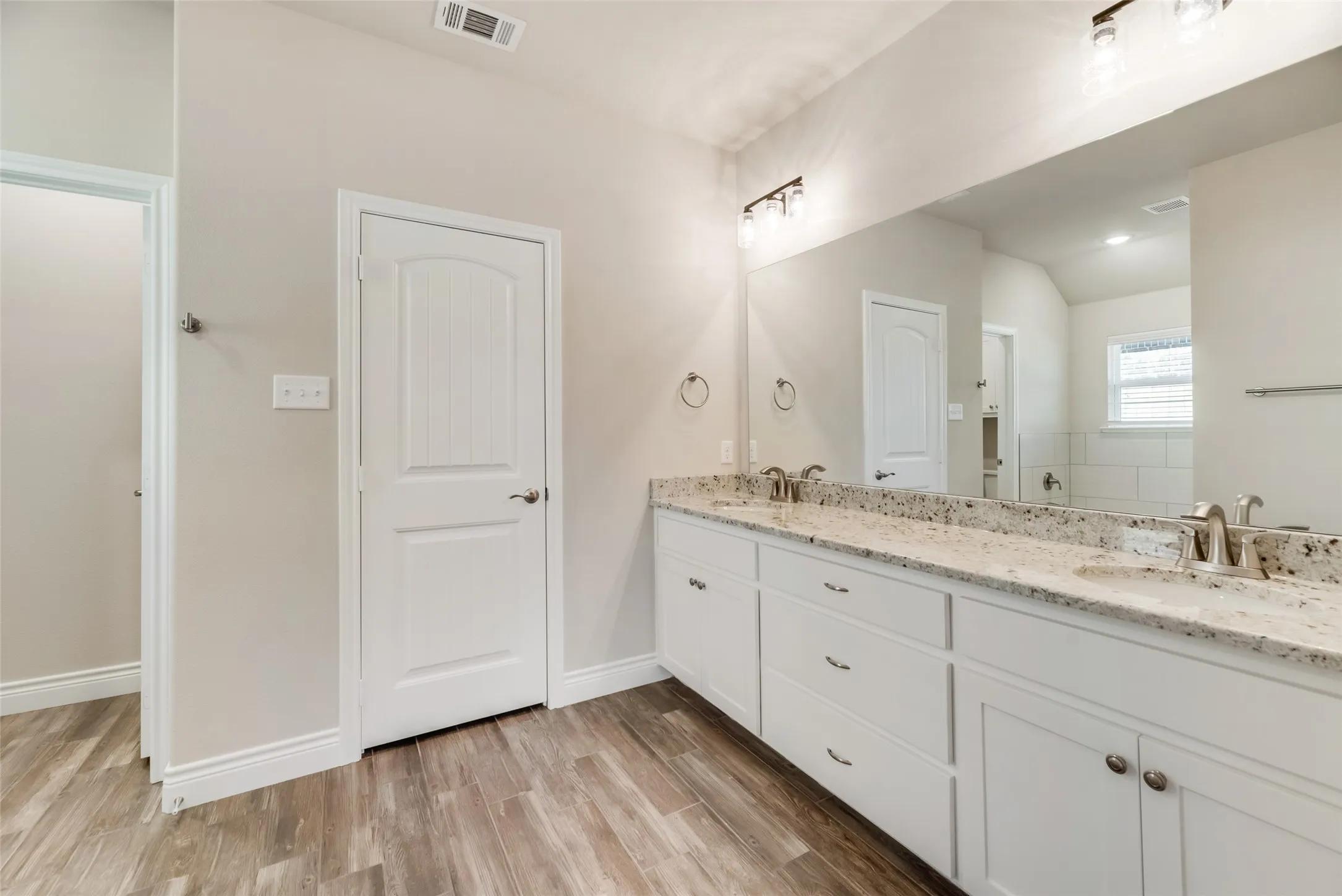 Single Family Residence For Rent in Hunt County , 8102 Grant Lane, Greenville, Texas 75402, 4 Bedroom, 2 Bathroom, 2 Garage spaces, 1,708 Sqft, built in 2021, mls#21387545, Real Estate Agent in Greenville, Homes For Rent in Hunt county, Homes For Rent in Greenville, Realtor in Greenville Texas, Real Estate Brokerage Independent Realty Texas, Luminita Cordes Realtor