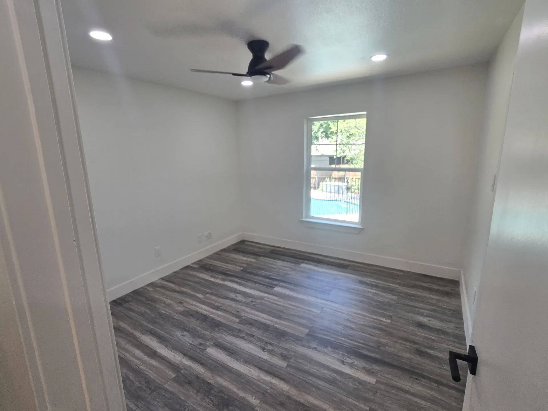Single Family Residence For Sale in Collin County , 913 Filmore Drive, Plano, Texas 75025, 3 Bedroom, 2 Bathroom, 2 Garage spaces, 1,848 Sqft, built in 1984, mls#21385182, Real Estate Agent in Plano, Homes For Sale in Collin county, Homes For Sale in Plano, Realtor in Plano Texas, Real Estate Brokerage Independent Realty Texas, Luminita Cordes Realtor