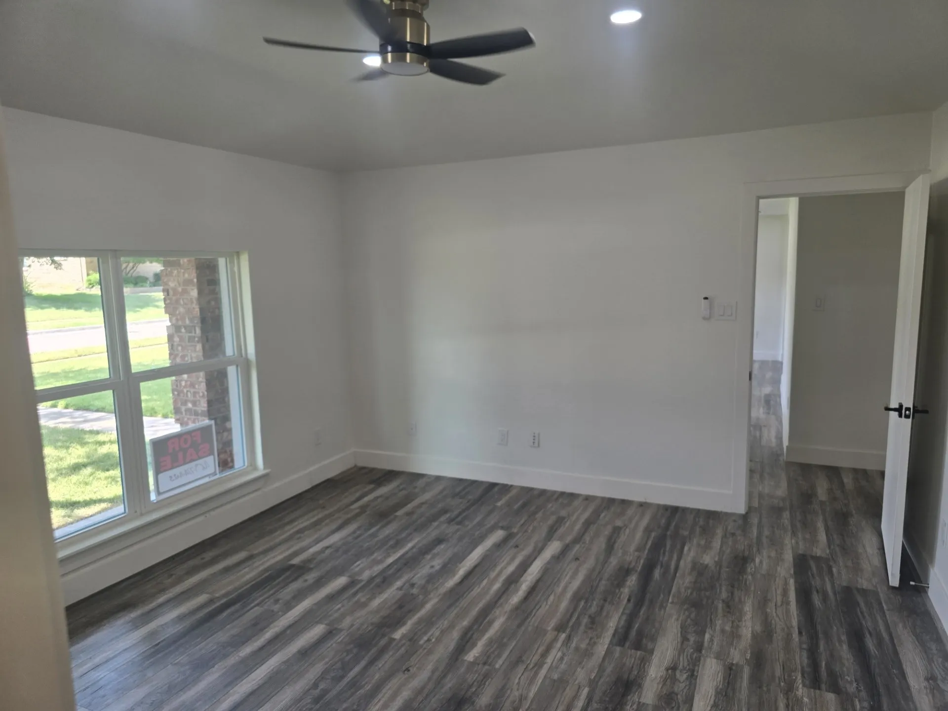Single Family Residence For Sale in Collin County , 913 Filmore Drive, Plano, Texas 75025, 3 Bedroom, 2 Bathroom, 2 Garage spaces, 1,848 Sqft, built in 1984, mls#21385182, Real Estate Agent in Plano, Homes For Sale in Collin county, Homes For Sale in Plano, Realtor in Plano Texas, Real Estate Brokerage Independent Realty Texas, Luminita Cordes Realtor