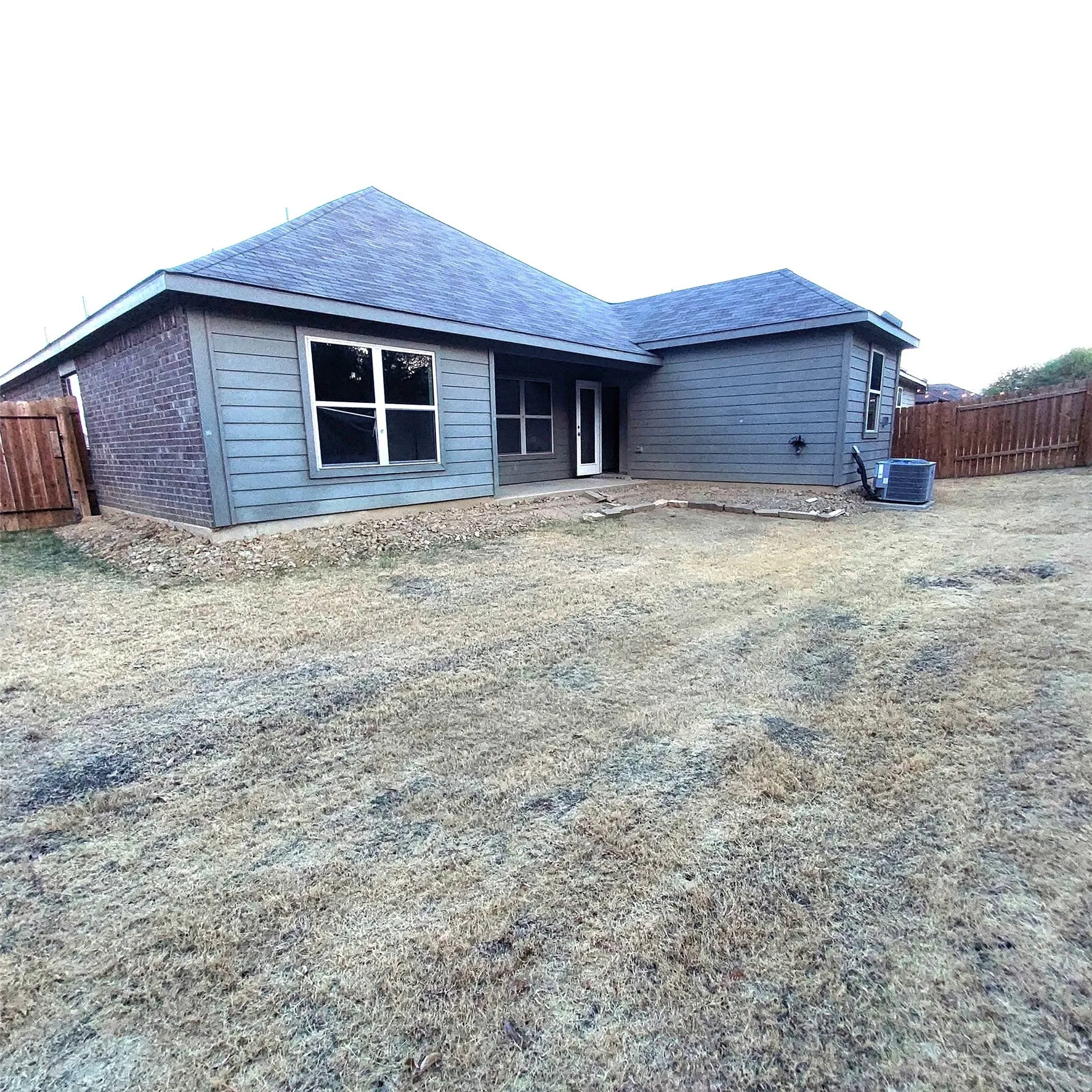 Single Family Residence For Sale in Denton County , 4917 Beaver Creek Avenue, Denton, Texas 76207, 3 Bedroom, 2 Bathroom, 2 Garage spaces, 1,736 Sqft, built in 2018, mls#21386691, Real Estate Agent in Denton, Homes For Sale in Denton county, Homes For Sale in Denton, Realtor in Denton Texas, Real Estate Brokerage Independent Realty Texas, Luminita Cordes Realtor