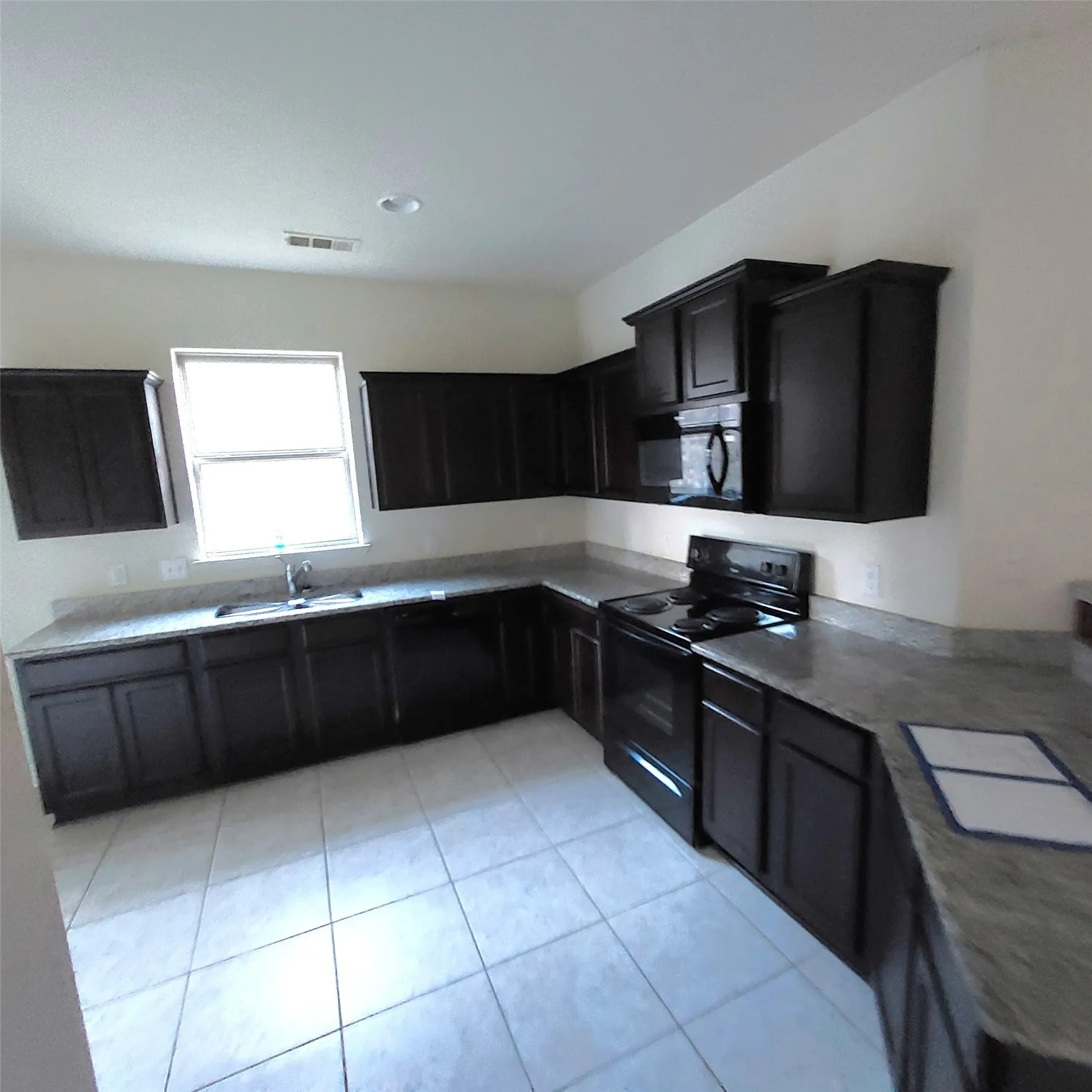 Single Family Residence For Sale in Denton County , 4917 Beaver Creek Avenue, Denton, Texas 76207, 3 Bedroom, 2 Bathroom, 2 Garage spaces, 1,736 Sqft, built in 2018, mls#21386691, Real Estate Agent in Denton, Homes For Sale in Denton county, Homes For Sale in Denton, Realtor in Denton Texas, Real Estate Brokerage Independent Realty Texas, Luminita Cordes Realtor
