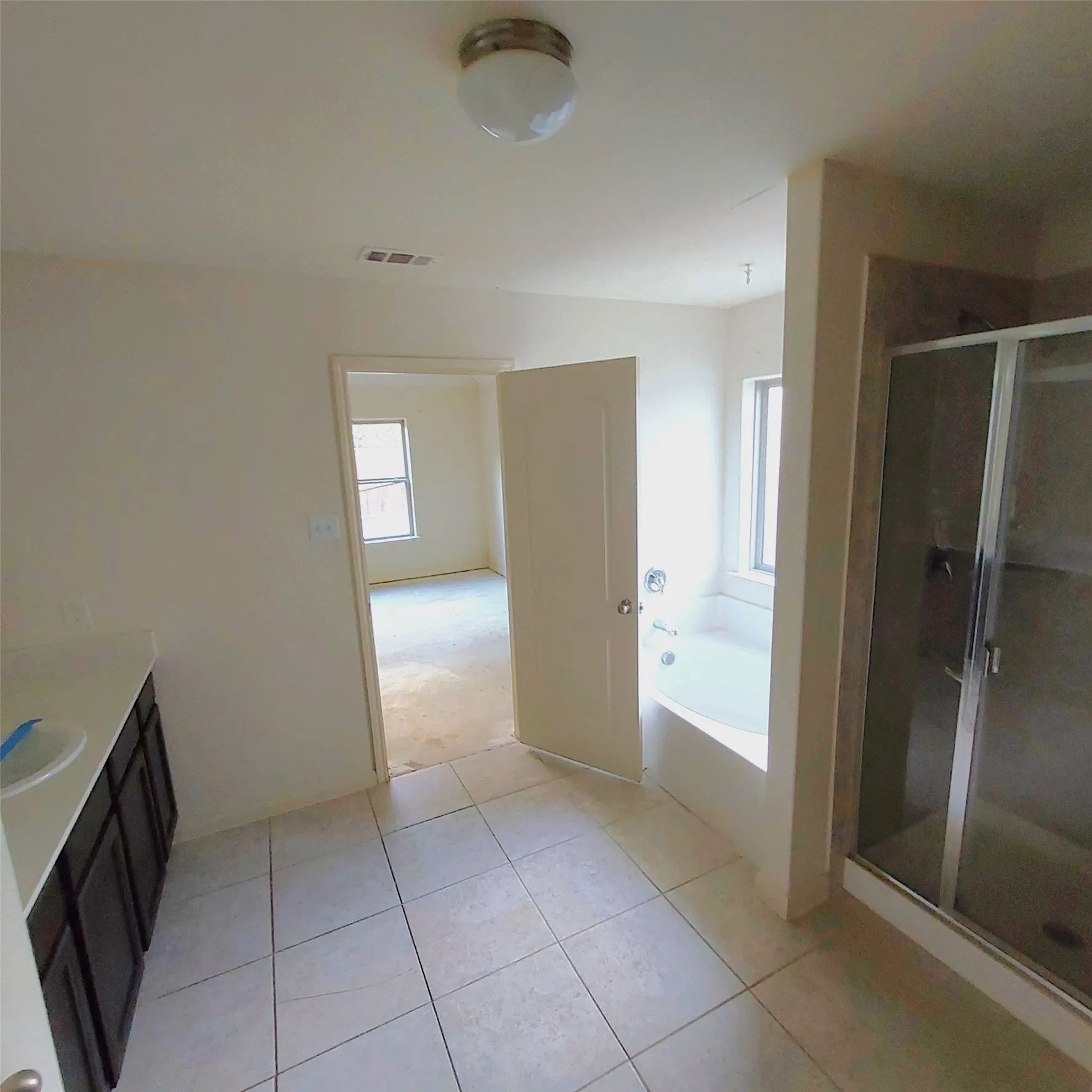 Single Family Residence For Sale in Denton County , 4917 Beaver Creek Avenue, Denton, Texas 76207, 3 Bedroom, 2 Bathroom, 2 Garage spaces, 1,736 Sqft, built in 2018, mls#21386691, Real Estate Agent in Denton, Homes For Sale in Denton county, Homes For Sale in Denton, Realtor in Denton Texas, Real Estate Brokerage Independent Realty Texas, Luminita Cordes Realtor