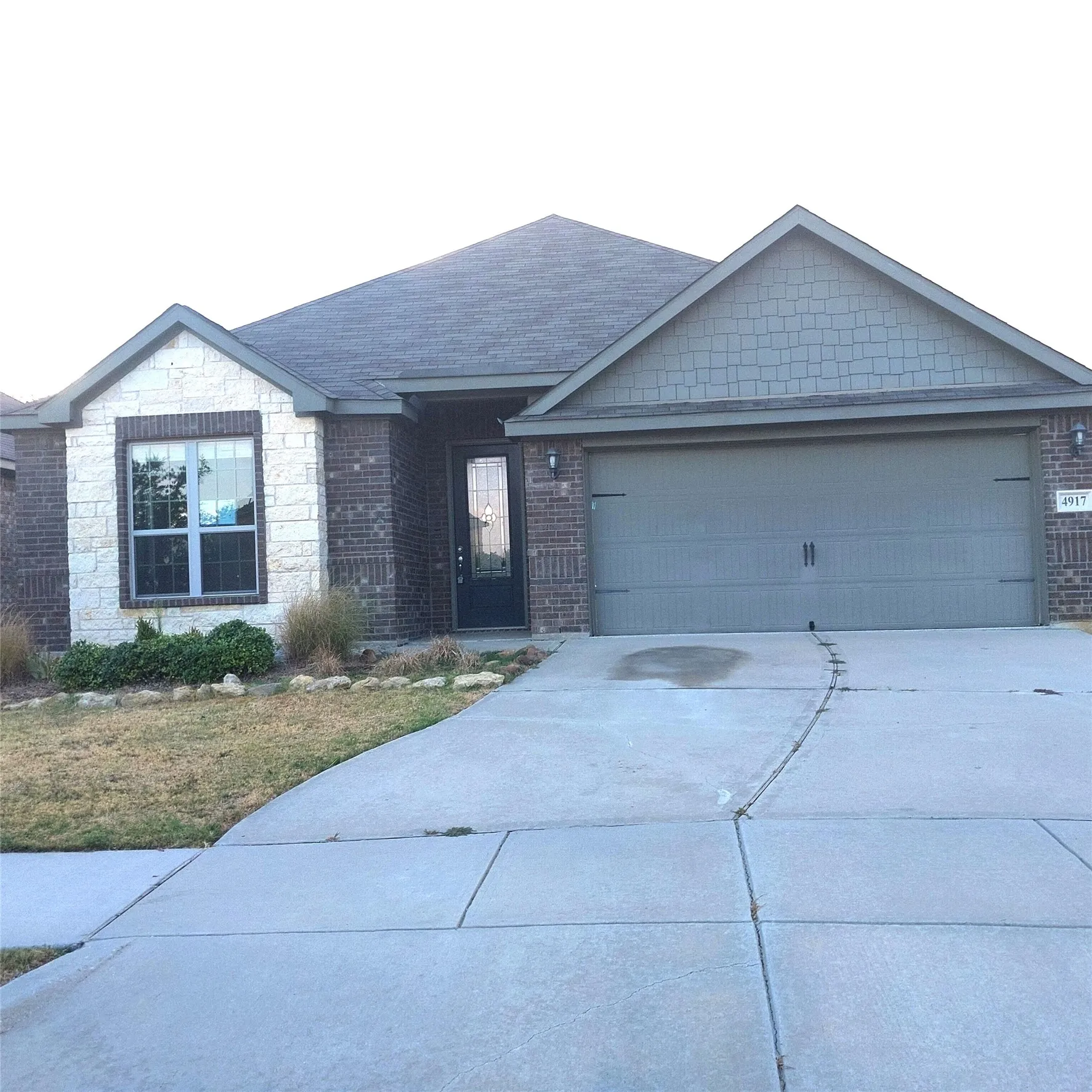 Single Family Residence For Sale in Denton County , 4917 Beaver Creek Avenue, Denton, Texas 76207, 3 Bedroom, 2 Bathroom, 2 Garage spaces, 1,736 Sqft, built in 2018, mls#21386691, Real Estate Agent in Denton, Homes For Sale in Denton county, Homes For Sale in Denton, Realtor in Denton Texas, Real Estate Brokerage Independent Realty Texas, Luminita Cordes Realtor