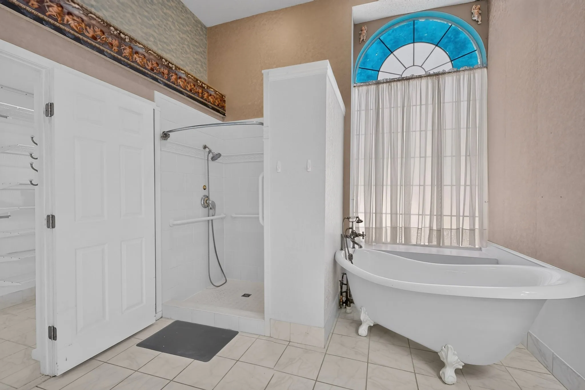 Single Family Residence For Sale in Dallas County , 542 Clayton Street, Grand Prairie, Texas 75052, 4 Bedroom, 3 Bathroom, 2 Garage spaces, 2,892 Sqft, built in 1988, mls#21387207, Real Estate Agent in Grand Prairie, Homes For Sale in Dallas county, Homes For Sale in Grand Prairie, Realtor in Grand Prairie Texas, Real Estate Brokerage Independent Realty Texas, Luminita Cordes Realtor