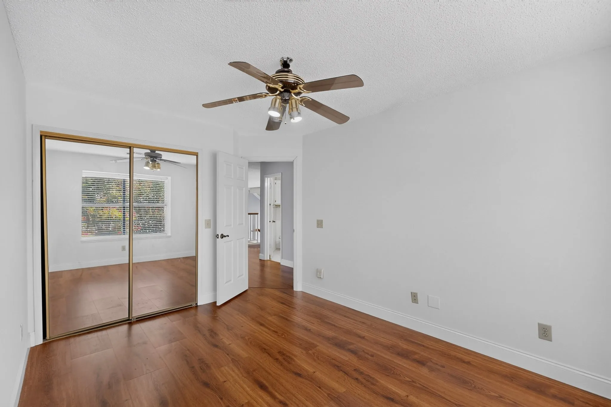 Single Family Residence For Sale in Dallas County , 542 Clayton Street, Grand Prairie, Texas 75052, 4 Bedroom, 3 Bathroom, 2 Garage spaces, 2,892 Sqft, built in 1988, mls#21387207, Real Estate Agent in Grand Prairie, Homes For Sale in Dallas county, Homes For Sale in Grand Prairie, Realtor in Grand Prairie Texas, Real Estate Brokerage Independent Realty Texas, Luminita Cordes Realtor
