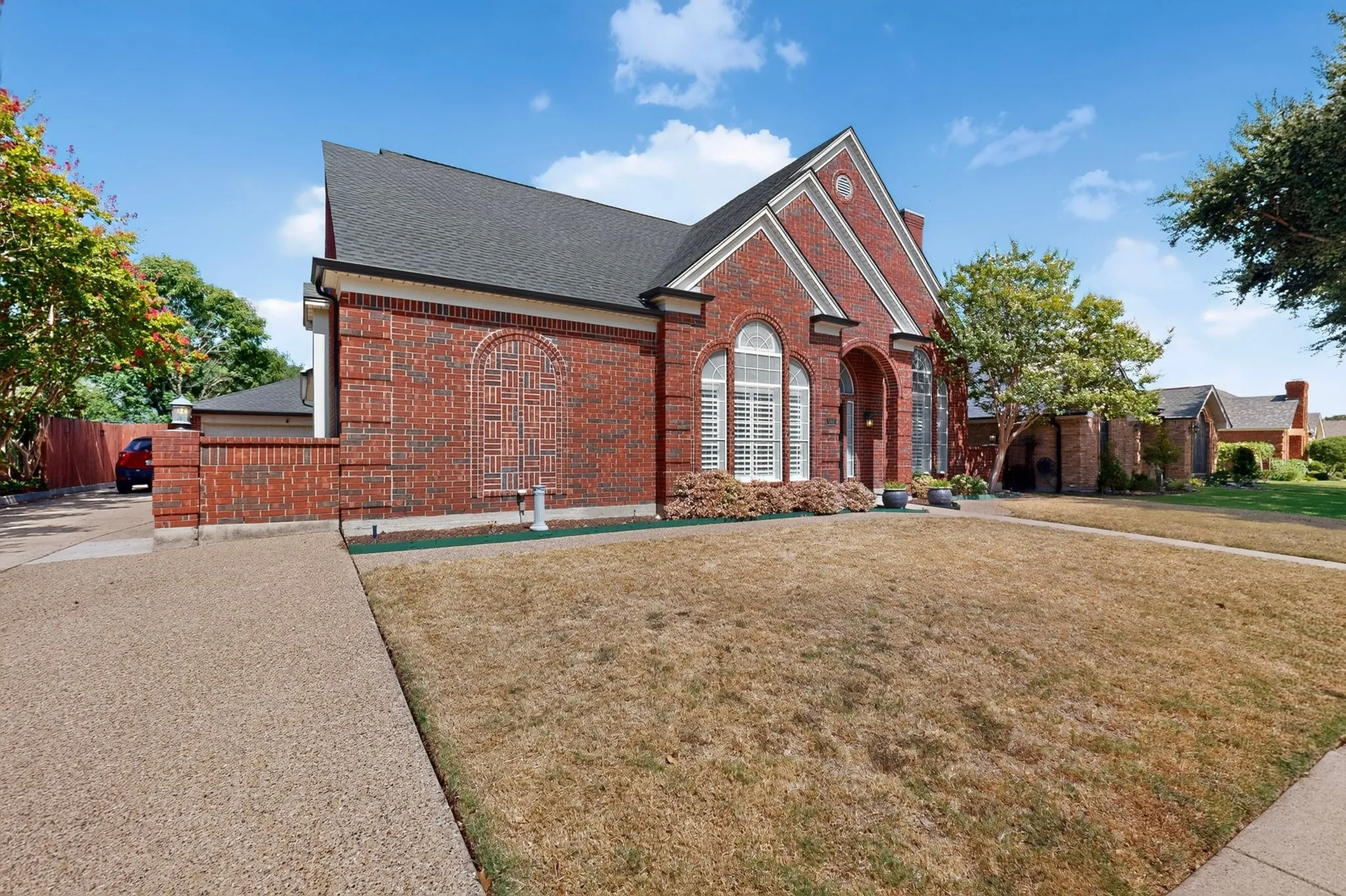 Single Family Residence For Sale in Dallas County , 542 Clayton Street, Grand Prairie, Texas 75052, 4 Bedroom, 3 Bathroom, 2 Garage spaces, 2,892 Sqft, built in 1988, mls#21387207, Real Estate Agent in Grand Prairie, Homes For Sale in Dallas county, Homes For Sale in Grand Prairie, Realtor in Grand Prairie Texas, Real Estate Brokerage Independent Realty Texas, Luminita Cordes Realtor