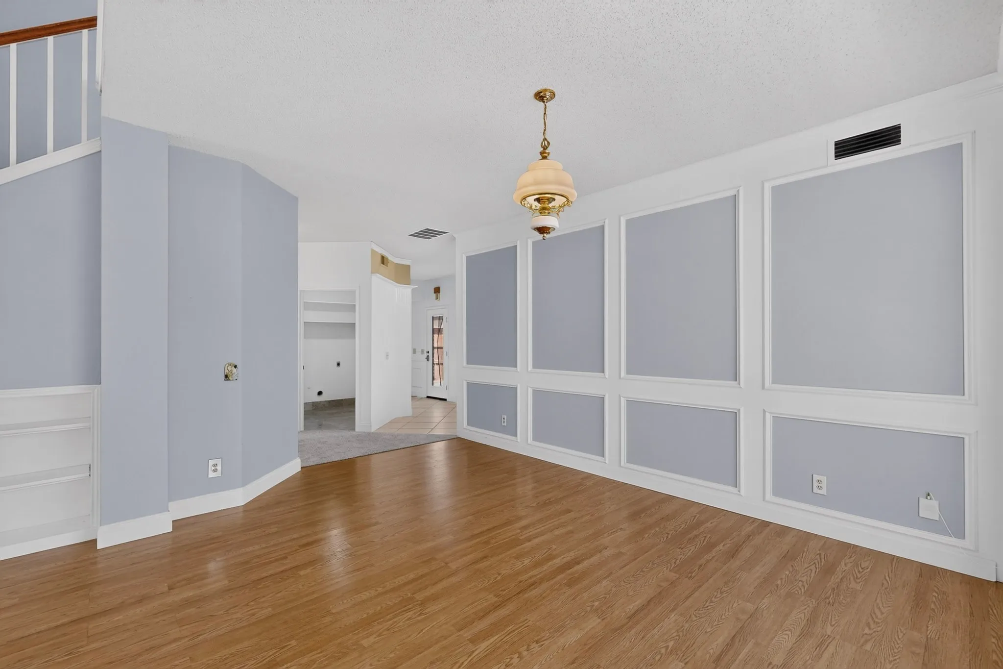 Single Family Residence For Sale in Dallas County , 542 Clayton Street, Grand Prairie, Texas 75052, 4 Bedroom, 3 Bathroom, 2 Garage spaces, 2,892 Sqft, built in 1988, mls#21387207, Real Estate Agent in Grand Prairie, Homes For Sale in Dallas county, Homes For Sale in Grand Prairie, Realtor in Grand Prairie Texas, Real Estate Brokerage Independent Realty Texas, Luminita Cordes Realtor
