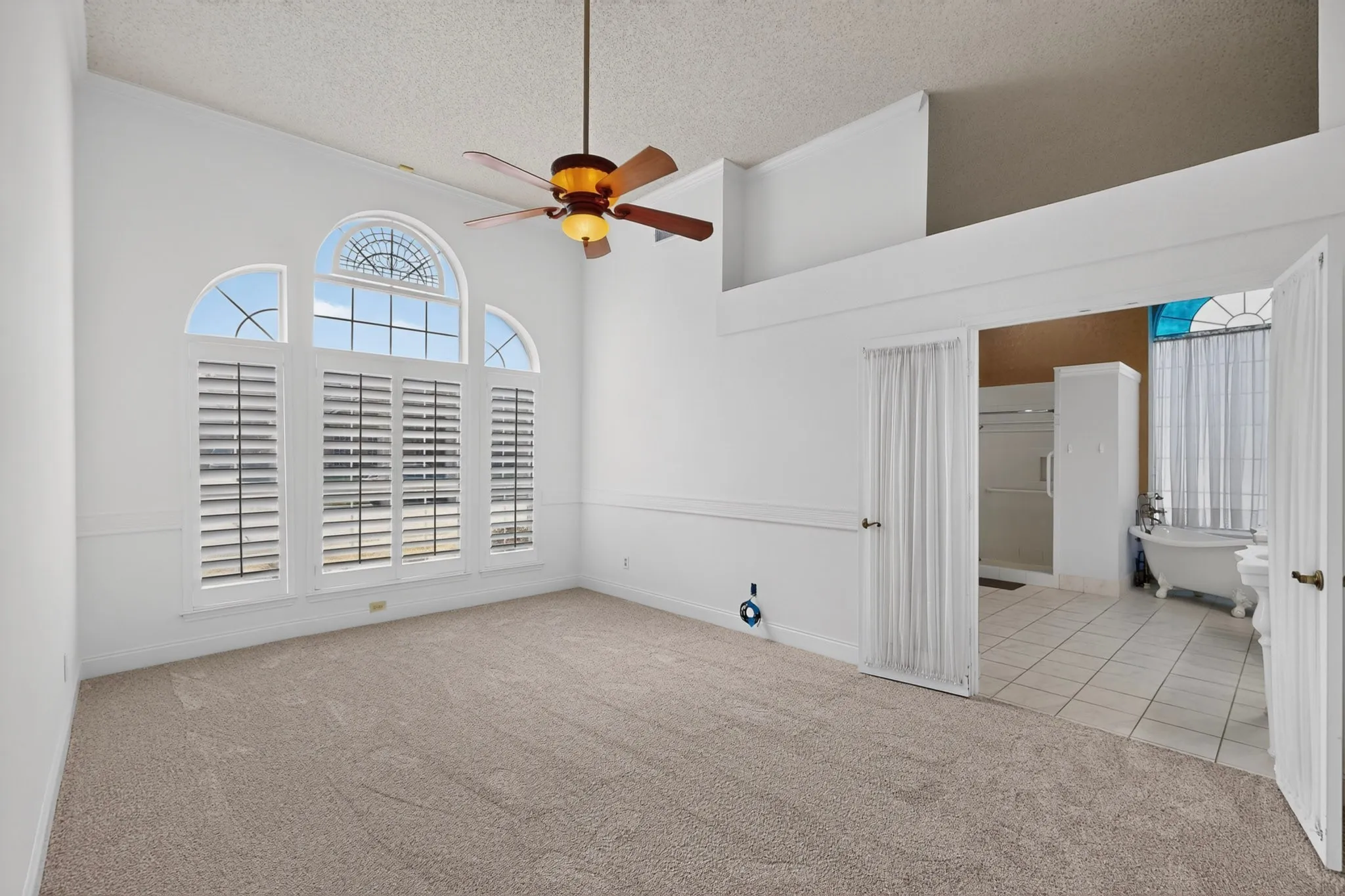 Single Family Residence For Sale in Dallas County , 542 Clayton Street, Grand Prairie, Texas 75052, 4 Bedroom, 3 Bathroom, 2 Garage spaces, 2,892 Sqft, built in 1988, mls#21387207, Real Estate Agent in Grand Prairie, Homes For Sale in Dallas county, Homes For Sale in Grand Prairie, Realtor in Grand Prairie Texas, Real Estate Brokerage Independent Realty Texas, Luminita Cordes Realtor