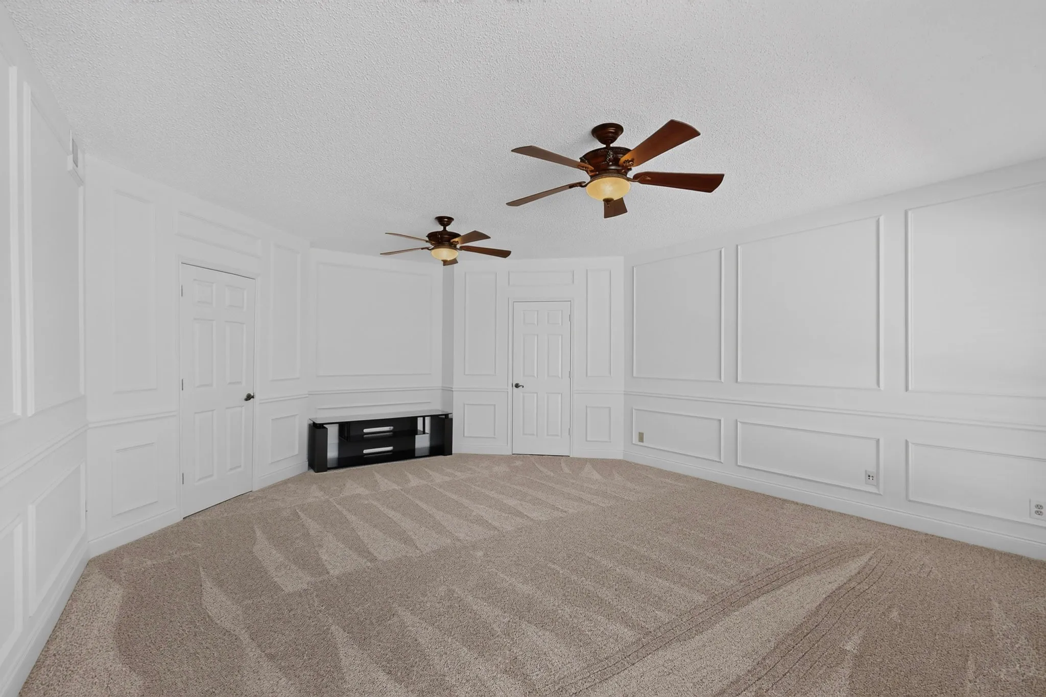 Single Family Residence For Sale in Dallas County , 542 Clayton Street, Grand Prairie, Texas 75052, 4 Bedroom, 3 Bathroom, 2 Garage spaces, 2,892 Sqft, built in 1988, mls#21387207, Real Estate Agent in Grand Prairie, Homes For Sale in Dallas county, Homes For Sale in Grand Prairie, Realtor in Grand Prairie Texas, Real Estate Brokerage Independent Realty Texas, Luminita Cordes Realtor
