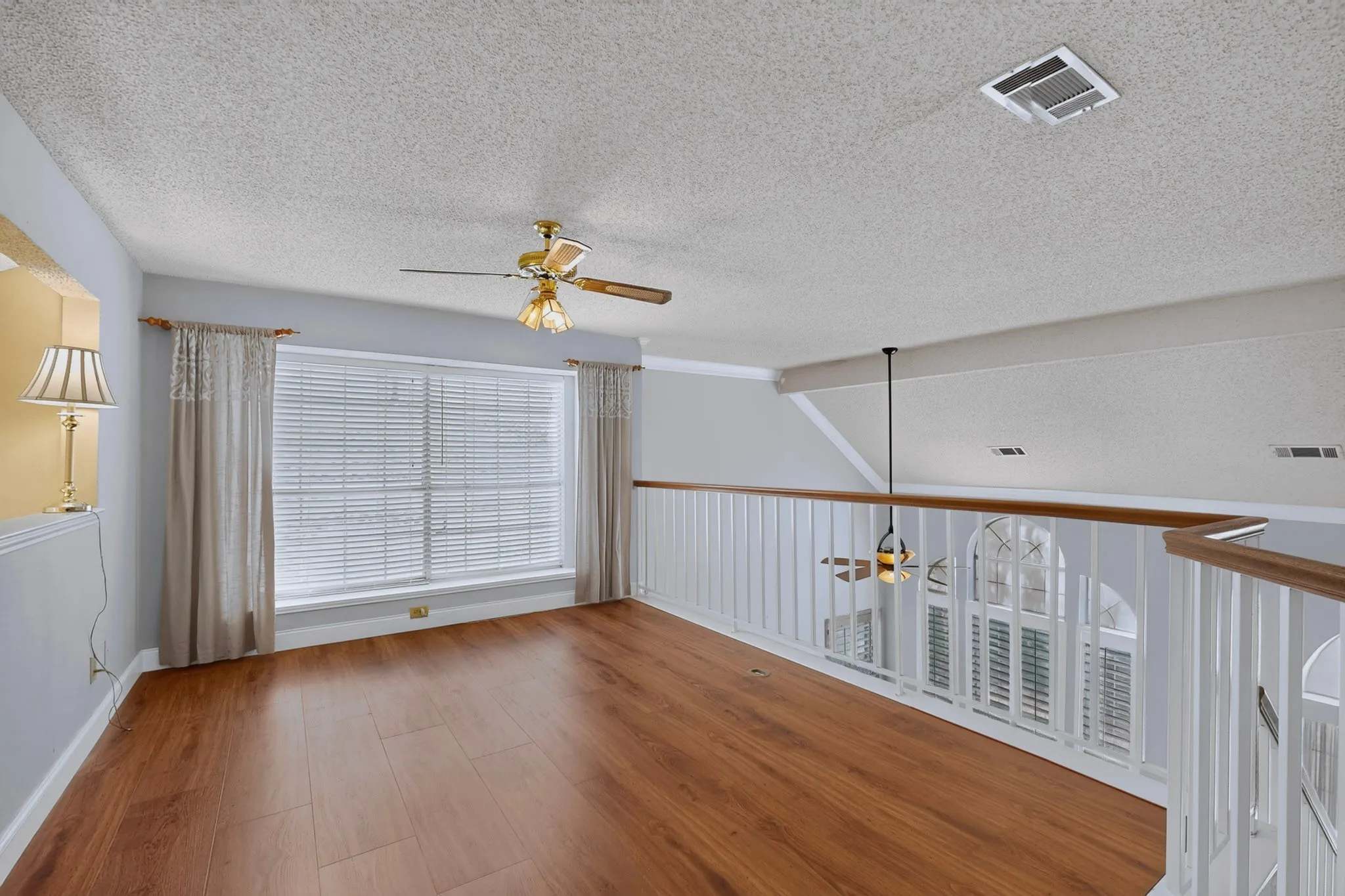 Single Family Residence For Sale in Dallas County , 542 Clayton Street, Grand Prairie, Texas 75052, 4 Bedroom, 3 Bathroom, 2 Garage spaces, 2,892 Sqft, built in 1988, mls#21387207, Real Estate Agent in Grand Prairie, Homes For Sale in Dallas county, Homes For Sale in Grand Prairie, Realtor in Grand Prairie Texas, Real Estate Brokerage Independent Realty Texas, Luminita Cordes Realtor