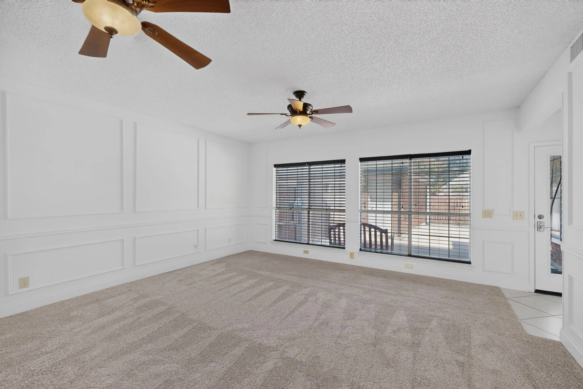Single Family Residence For Sale in Dallas County , 542 Clayton Street, Grand Prairie, Texas 75052, 4 Bedroom, 3 Bathroom, 2 Garage spaces, 2,892 Sqft, built in 1988, mls#21387207, Real Estate Agent in Grand Prairie, Homes For Sale in Dallas county, Homes For Sale in Grand Prairie, Realtor in Grand Prairie Texas, Real Estate Brokerage Independent Realty Texas, Luminita Cordes Realtor
