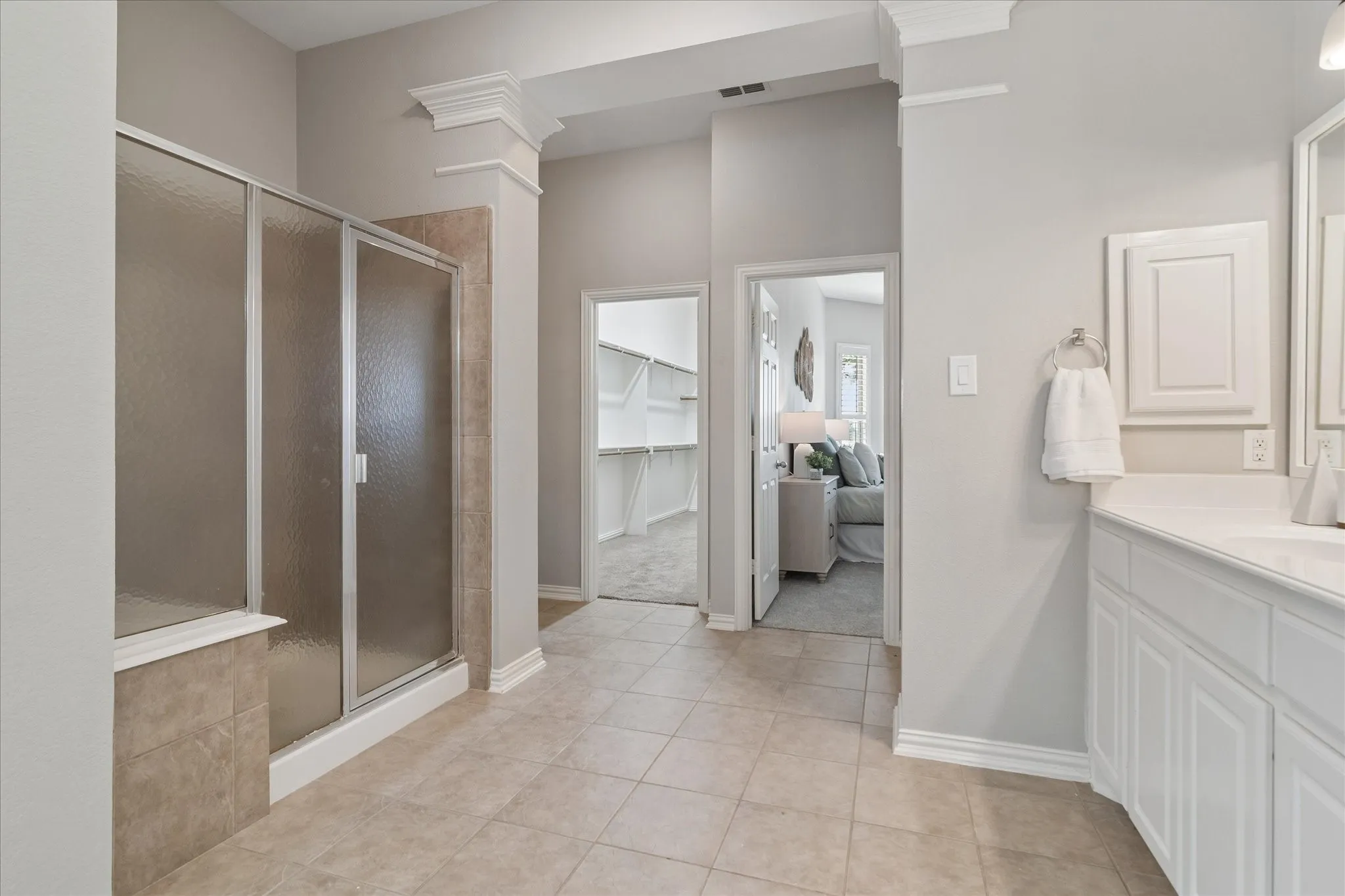 Single Family Residence For Sale in Collin County , 801 Owl Creek Drive, Murphy, Texas 75094, 5 Bedroom, 4 Bathroom, 3 Garage spaces, 4,407 Sqft, built in 2005, mls#21383080, Real Estate Agent in Murphy, Homes For Sale in Collin county, Homes For Sale in Murphy, Realtor in Murphy Texas, Real Estate Brokerage Independent Realty Texas, Luminita Cordes Realtor