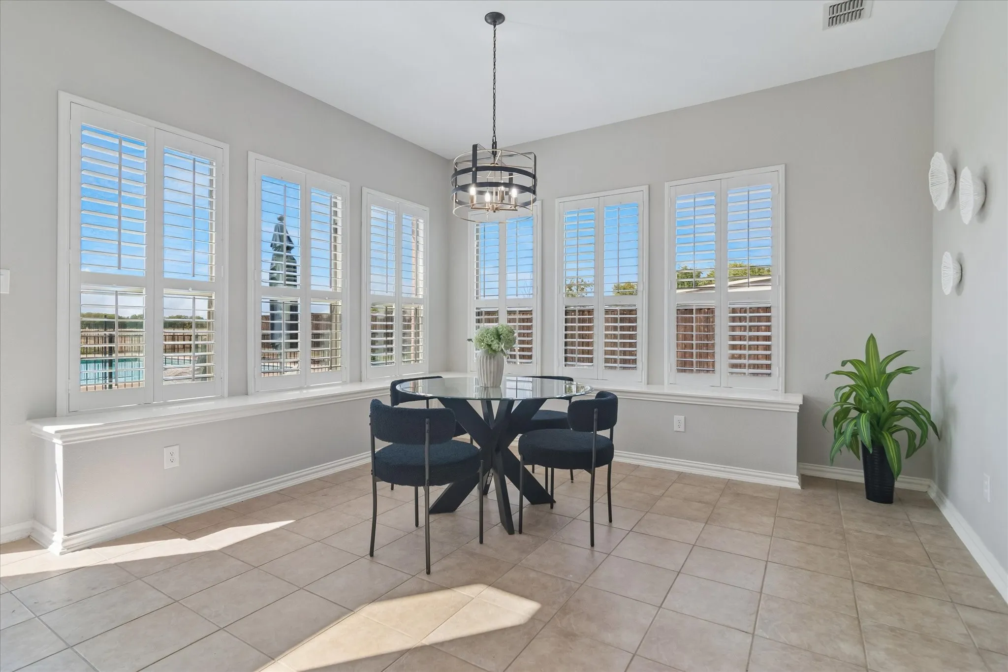 Single Family Residence For Sale in Collin County , 801 Owl Creek Drive, Murphy, Texas 75094, 5 Bedroom, 4 Bathroom, 3 Garage spaces, 4,407 Sqft, built in 2005, mls#21383080, Real Estate Agent in Murphy, Homes For Sale in Collin county, Homes For Sale in Murphy, Realtor in Murphy Texas, Real Estate Brokerage Independent Realty Texas, Luminita Cordes Realtor