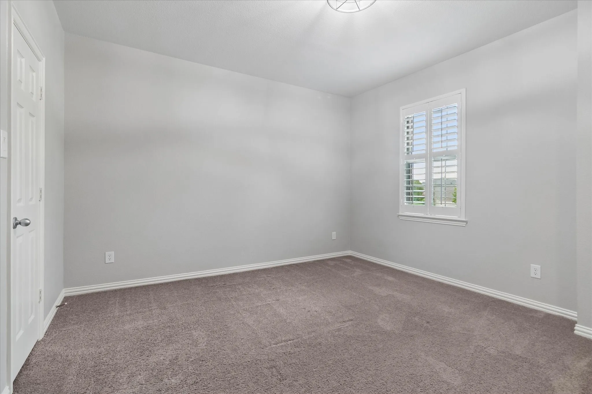 Single Family Residence For Sale in Collin County , 801 Owl Creek Drive, Murphy, Texas 75094, 5 Bedroom, 4 Bathroom, 3 Garage spaces, 4,407 Sqft, built in 2005, mls#21383080, Real Estate Agent in Murphy, Homes For Sale in Collin county, Homes For Sale in Murphy, Realtor in Murphy Texas, Real Estate Brokerage Independent Realty Texas, Luminita Cordes Realtor