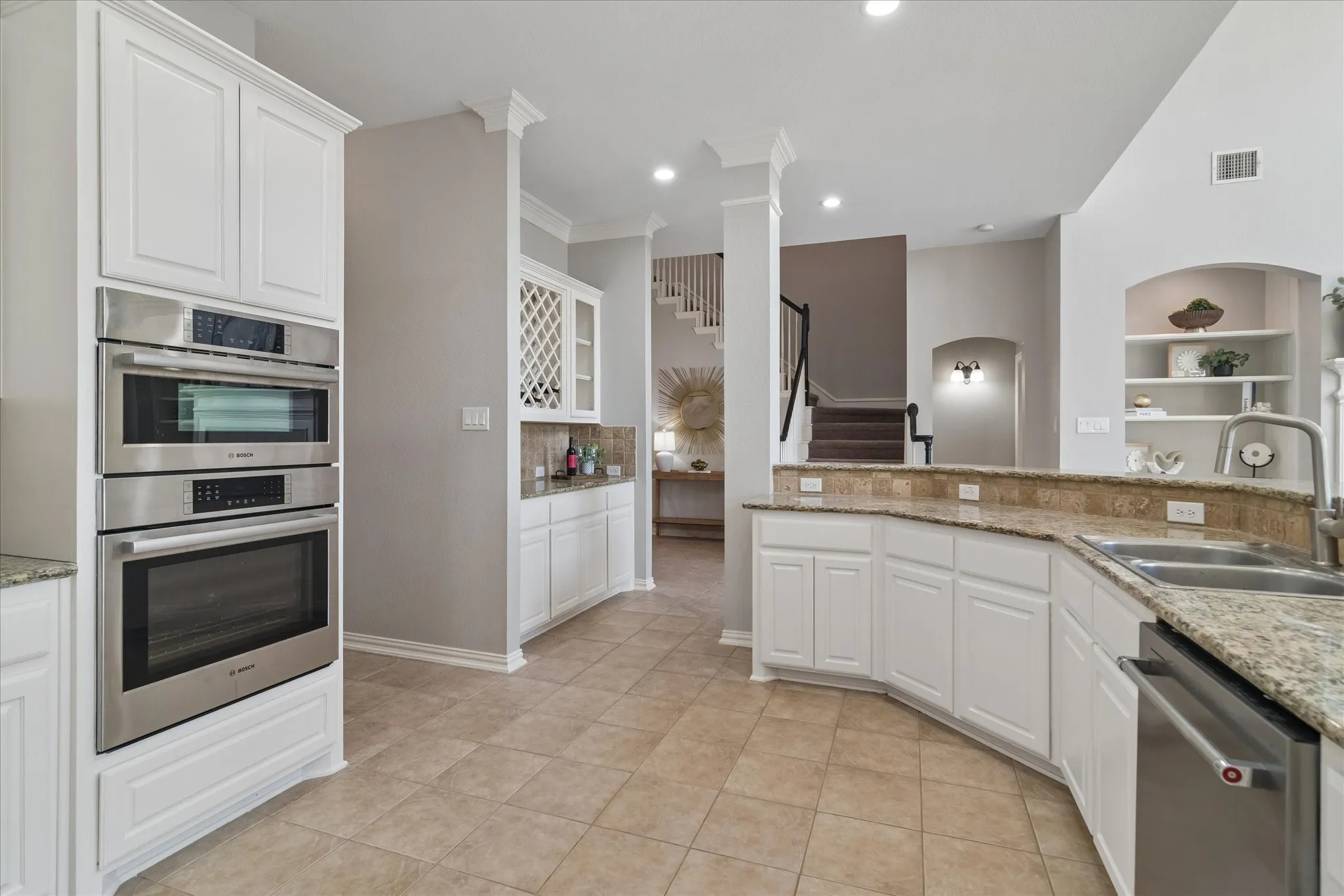 Single Family Residence For Sale in Collin County , 801 Owl Creek Drive, Murphy, Texas 75094, 5 Bedroom, 4 Bathroom, 3 Garage spaces, 4,407 Sqft, built in 2005, mls#21383080, Real Estate Agent in Murphy, Homes For Sale in Collin county, Homes For Sale in Murphy, Realtor in Murphy Texas, Real Estate Brokerage Independent Realty Texas, Luminita Cordes Realtor