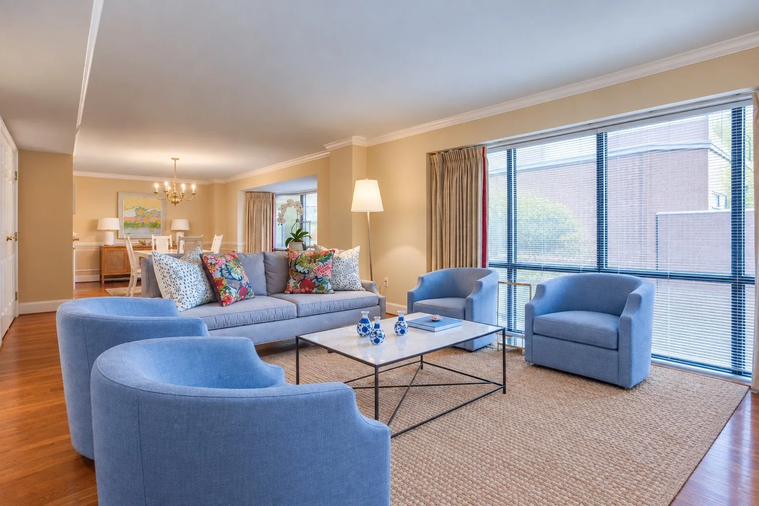 Condominium For Sale in Dallas County , 4242 Lomo Alto Drive N13, Highland Park, Texas 75219, 1 Bedroom, 1 Bathroom, 1 Garage spaces, 1,308 Sqft, built in 1950, mls#21386179, Real Estate Agent in Highland Park, Homes For Sale in Dallas county, Homes For Sale in Highland Park, Realtor in Highland Park Texas, Real Estate Brokerage Independent Realty Texas, Luminita Cordes Realtor
