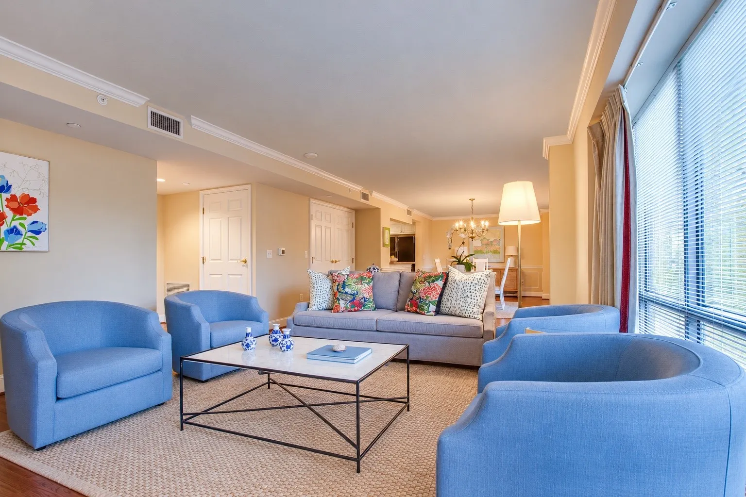 Condominium For Sale in Dallas County , 4242 Lomo Alto Drive N13, Highland Park, Texas 75219, 1 Bedroom, 1 Bathroom, 1 Garage spaces, 1,308 Sqft, built in 1950, mls#21386179, Real Estate Agent in Highland Park, Homes For Sale in Dallas county, Homes For Sale in Highland Park, Realtor in Highland Park Texas, Real Estate Brokerage Independent Realty Texas, Luminita Cordes Realtor