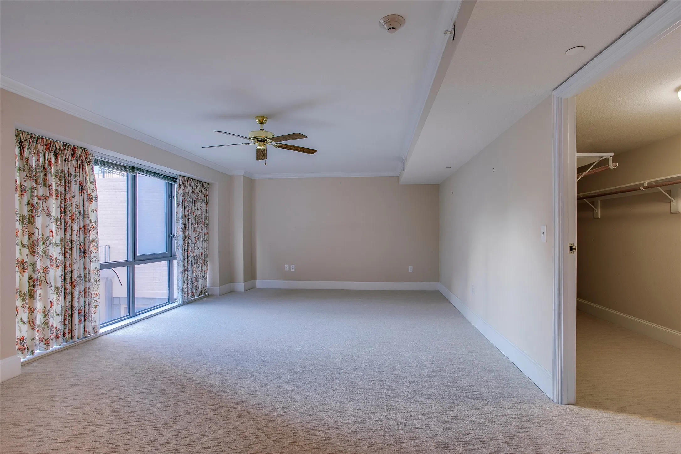Condominium For Sale in Dallas County , 4242 Lomo Alto Drive N13, Highland Park, Texas 75219, 1 Bedroom, 1 Bathroom, 1 Garage spaces, 1,308 Sqft, built in 1950, mls#21386179, Real Estate Agent in Highland Park, Homes For Sale in Dallas county, Homes For Sale in Highland Park, Realtor in Highland Park Texas, Real Estate Brokerage Independent Realty Texas, Luminita Cordes Realtor