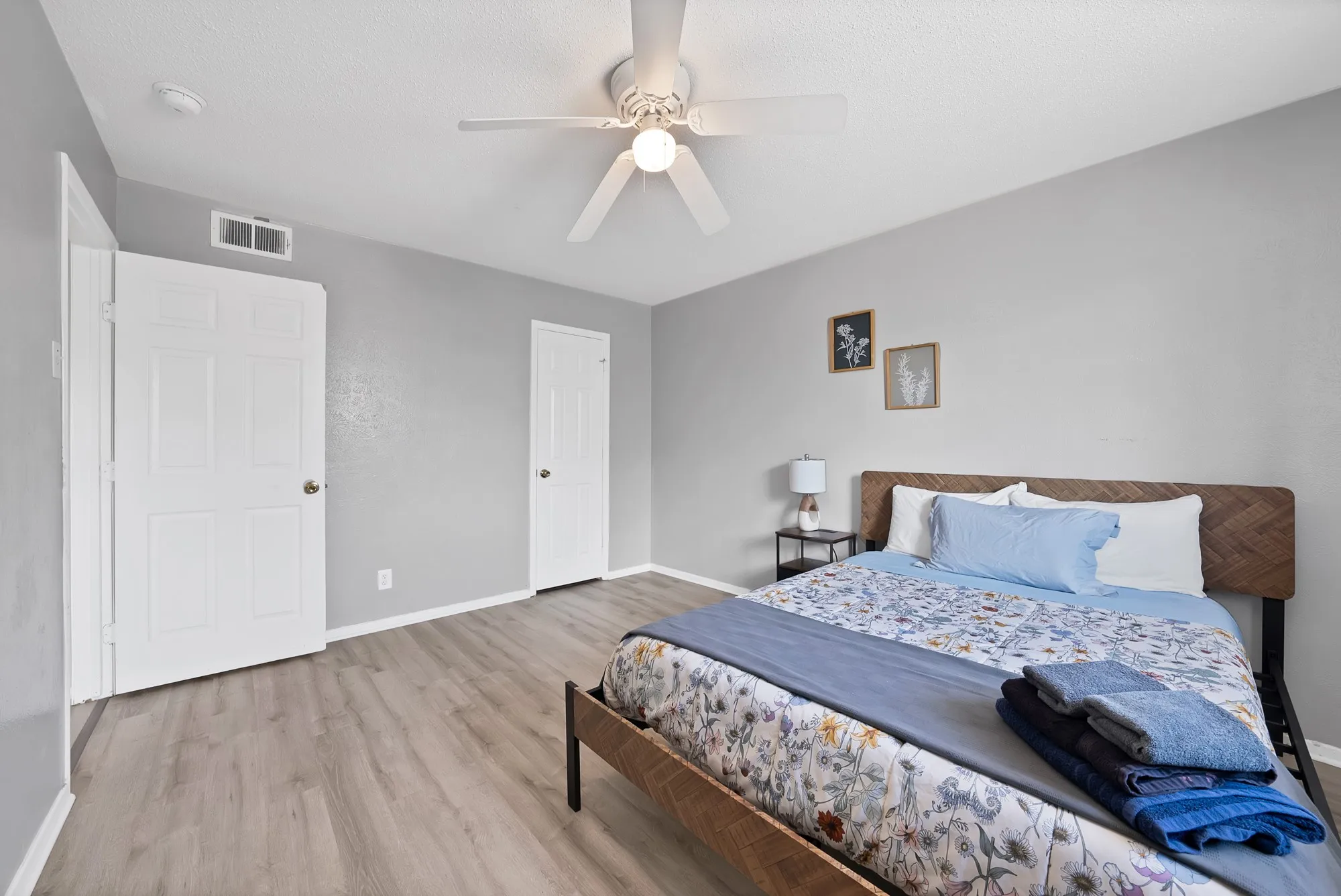 Quadruplex For Sale in Dallas County , 521 Hopkins Street, Garland, Texas 75040, 8 Bedroom, 4 Bathroom, Garage spaces, 0 Sqft, built in 1970, mls#21385817, Real Estate Agent in Garland, Homes For Sale in Dallas county, Homes For Sale in Garland, Realtor in Garland Texas, Real Estate Brokerage Independent Realty Texas, Luminita Cordes Realtor