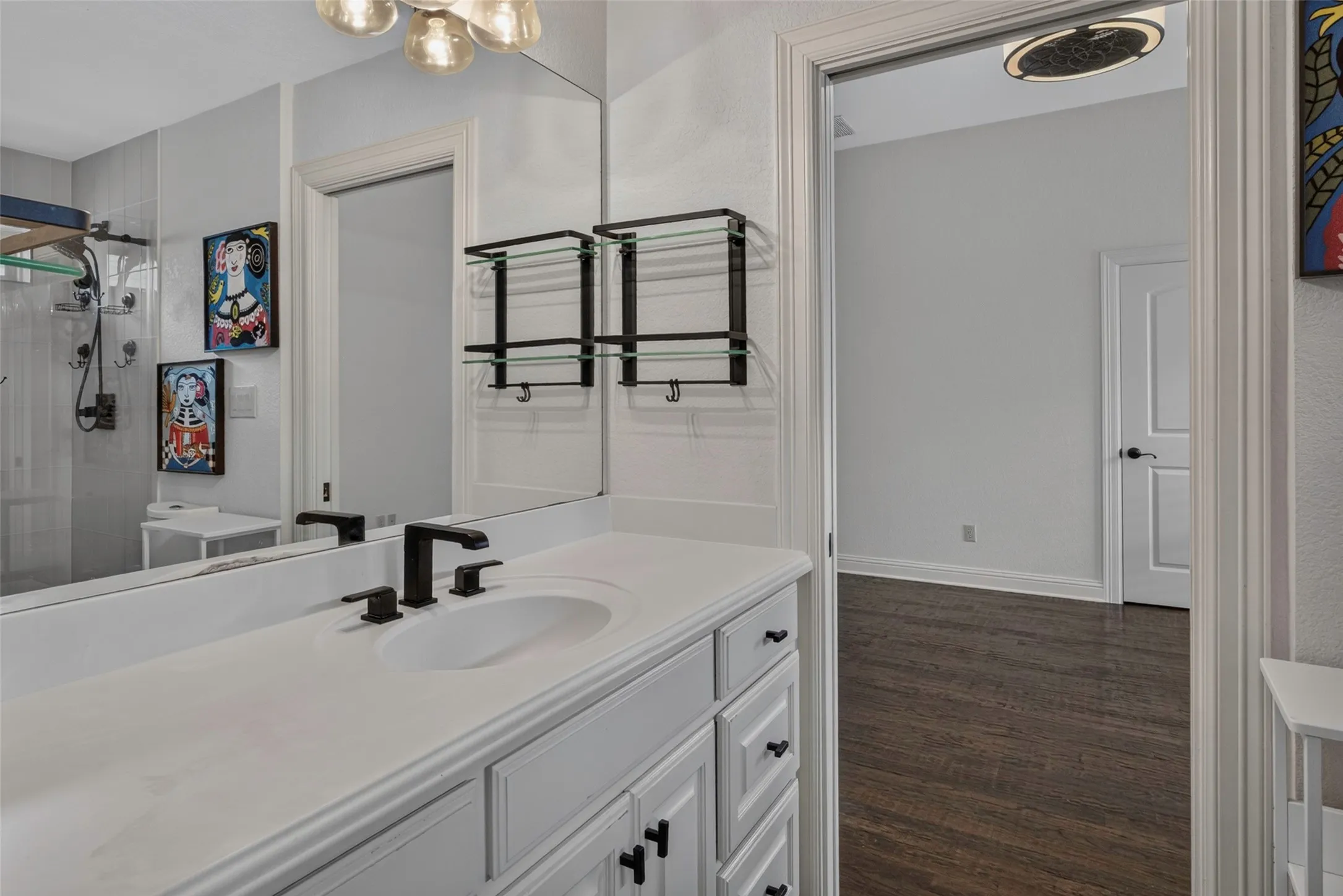 Single Family Residence For Sale in Tarrant County , 2204 Castle View Road, Mansfield, Texas 76063, 4 Bedroom, 5 Bathroom, 3 Garage spaces, 4,231 Sqft, built in 2005, mls#21387670, Real Estate Agent in Mansfield, Homes For Sale in Tarrant county, Homes For Sale in Mansfield, Realtor in Mansfield Texas, Real Estate Brokerage Independent Realty Texas, Luminita Cordes Realtor