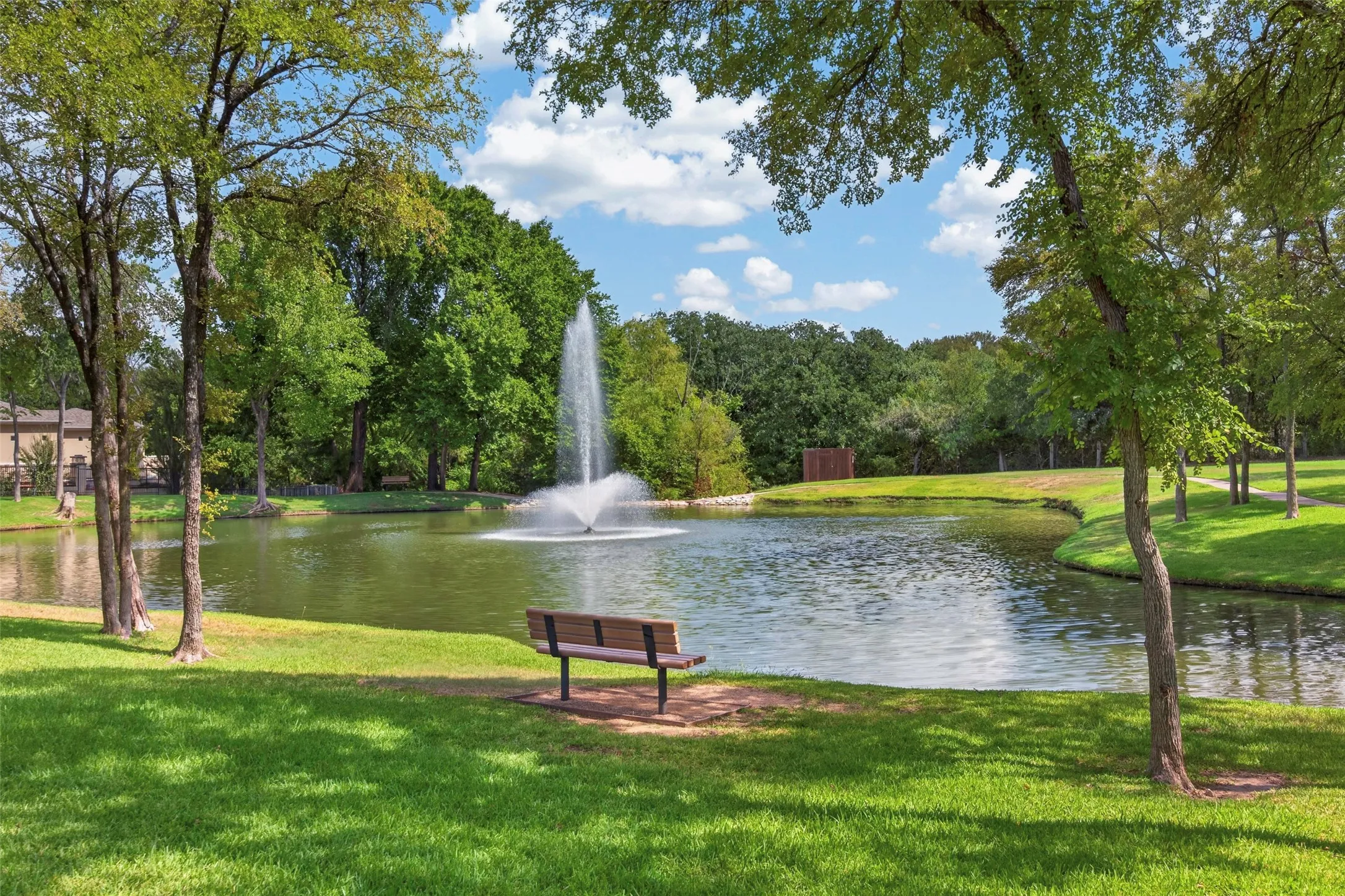 Single Family Residence For Sale in Tarrant County , 2204 Castle View Road, Mansfield, Texas 76063, 4 Bedroom, 5 Bathroom, 3 Garage spaces, 4,231 Sqft, built in 2005, mls#21387670, Real Estate Agent in Mansfield, Homes For Sale in Tarrant county, Homes For Sale in Mansfield, Realtor in Mansfield Texas, Real Estate Brokerage Independent Realty Texas, Luminita Cordes Realtor