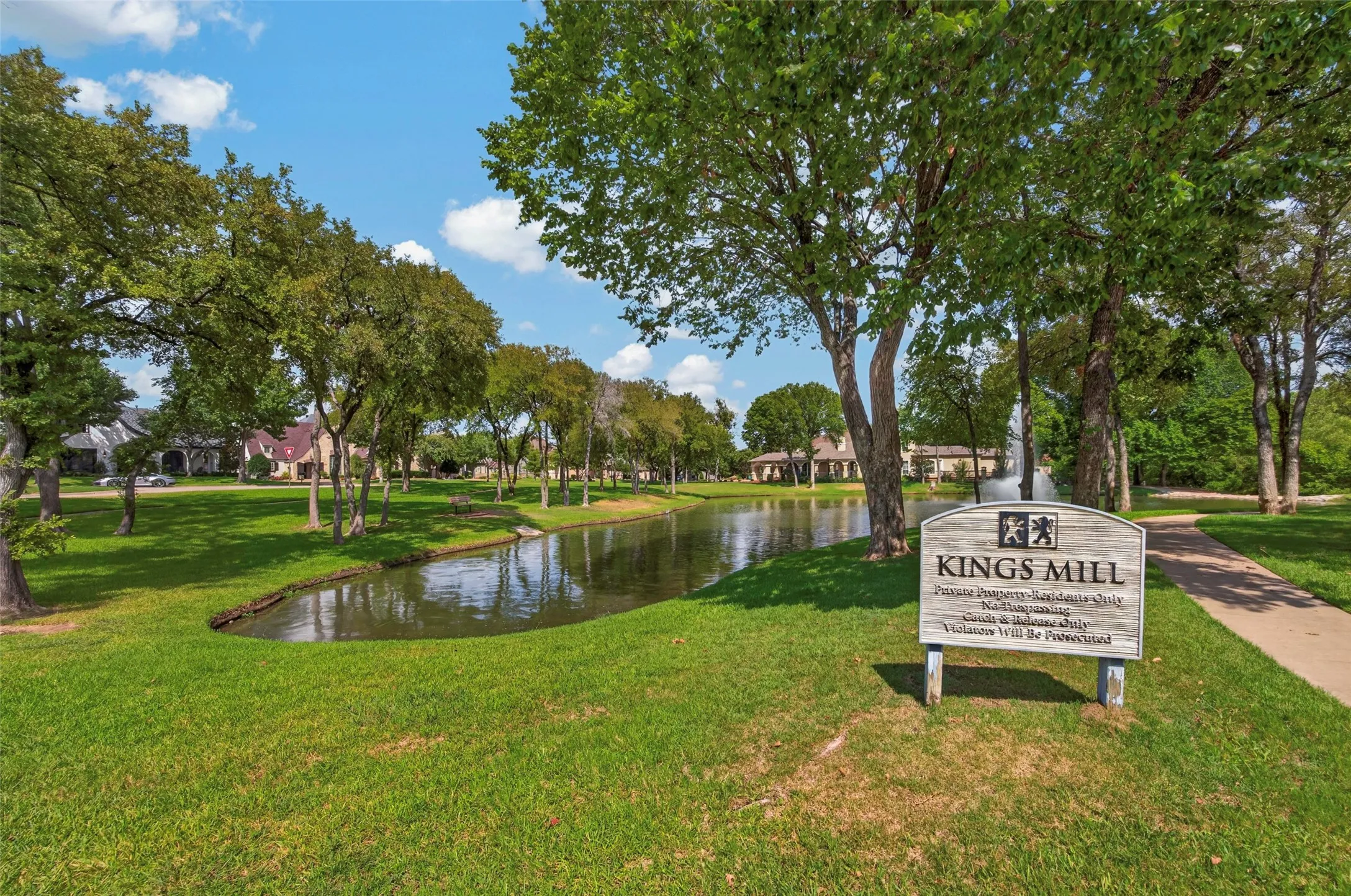 Single Family Residence For Sale in Tarrant County , 2204 Castle View Road, Mansfield, Texas 76063, 4 Bedroom, 5 Bathroom, 3 Garage spaces, 4,231 Sqft, built in 2005, mls#21387670, Real Estate Agent in Mansfield, Homes For Sale in Tarrant county, Homes For Sale in Mansfield, Realtor in Mansfield Texas, Real Estate Brokerage Independent Realty Texas, Luminita Cordes Realtor