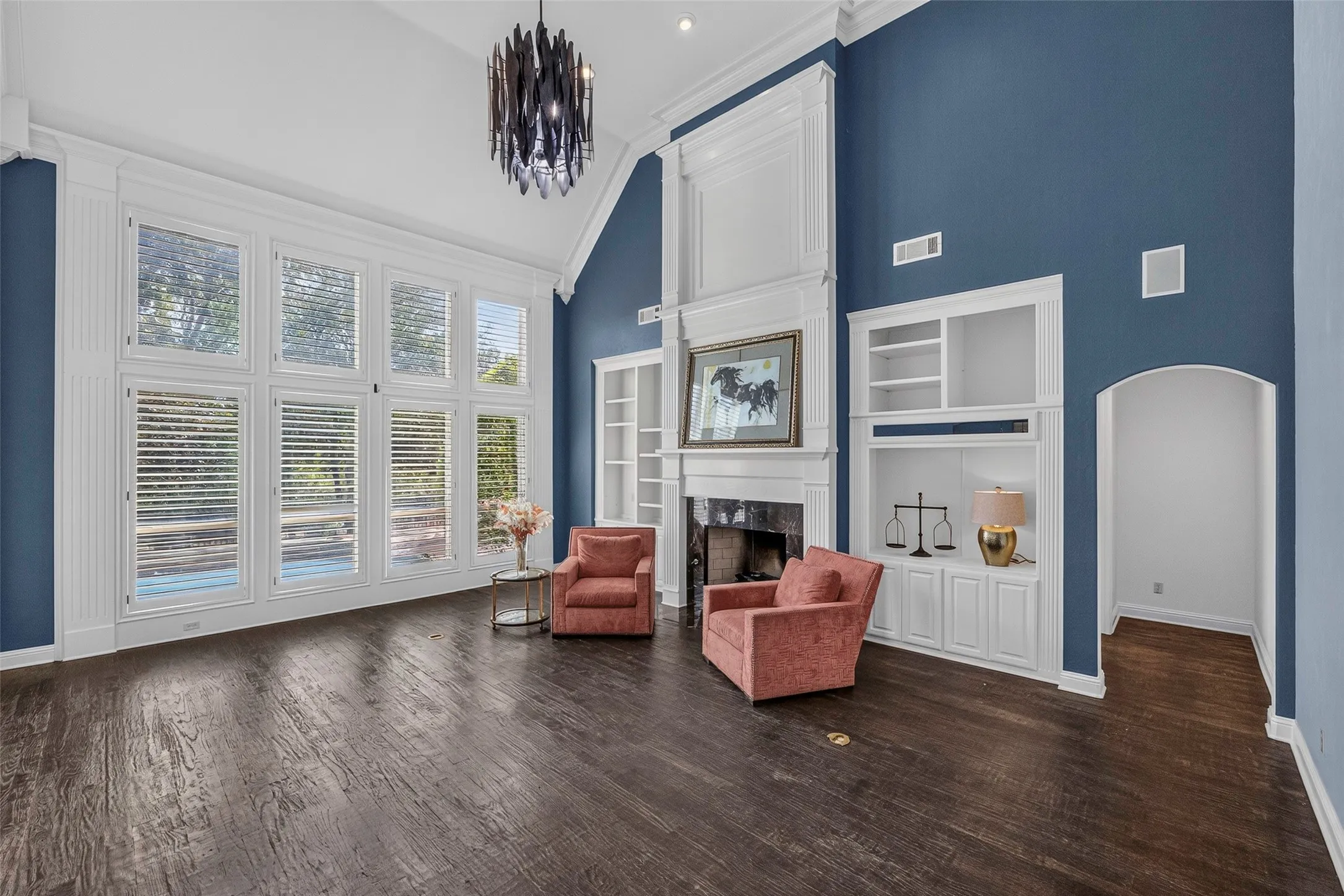 Single Family Residence For Sale in Tarrant County , 2204 Castle View Road, Mansfield, Texas 76063, 4 Bedroom, 5 Bathroom, 3 Garage spaces, 4,231 Sqft, built in 2005, mls#21387670, Real Estate Agent in Mansfield, Homes For Sale in Tarrant county, Homes For Sale in Mansfield, Realtor in Mansfield Texas, Real Estate Brokerage Independent Realty Texas, Luminita Cordes Realtor