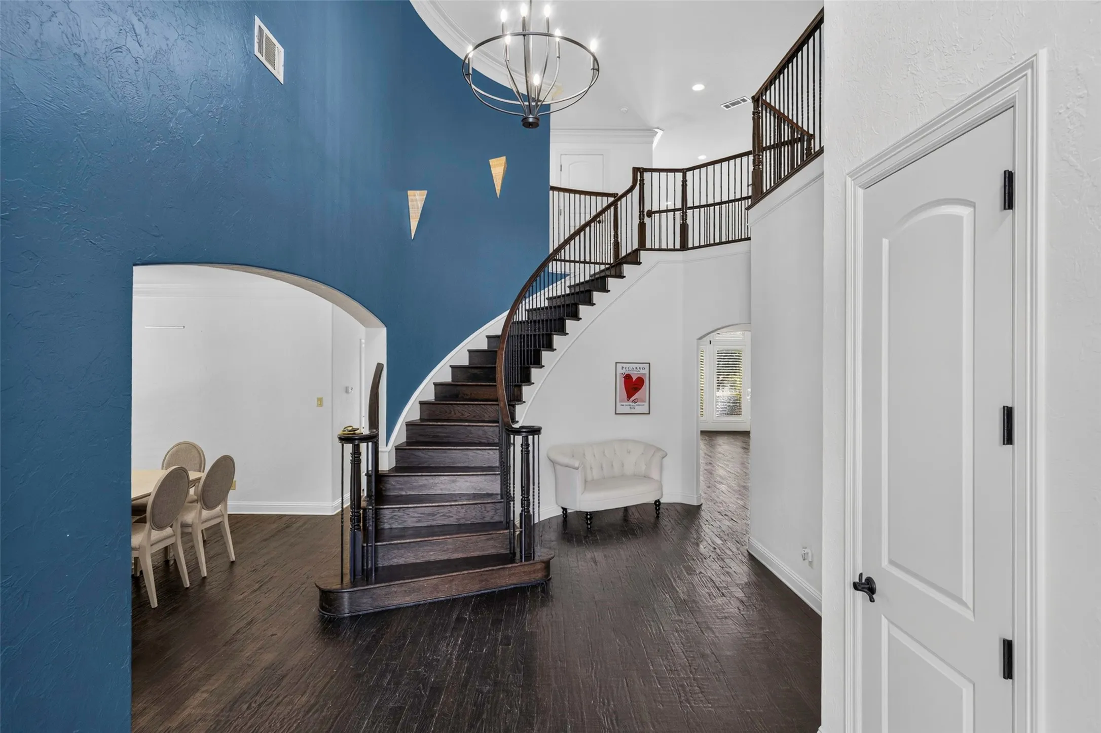 Single Family Residence For Sale in Tarrant County , 2204 Castle View Road, Mansfield, Texas 76063, 4 Bedroom, 5 Bathroom, 3 Garage spaces, 4,231 Sqft, built in 2005, mls#21387670, Real Estate Agent in Mansfield, Homes For Sale in Tarrant county, Homes For Sale in Mansfield, Realtor in Mansfield Texas, Real Estate Brokerage Independent Realty Texas, Luminita Cordes Realtor