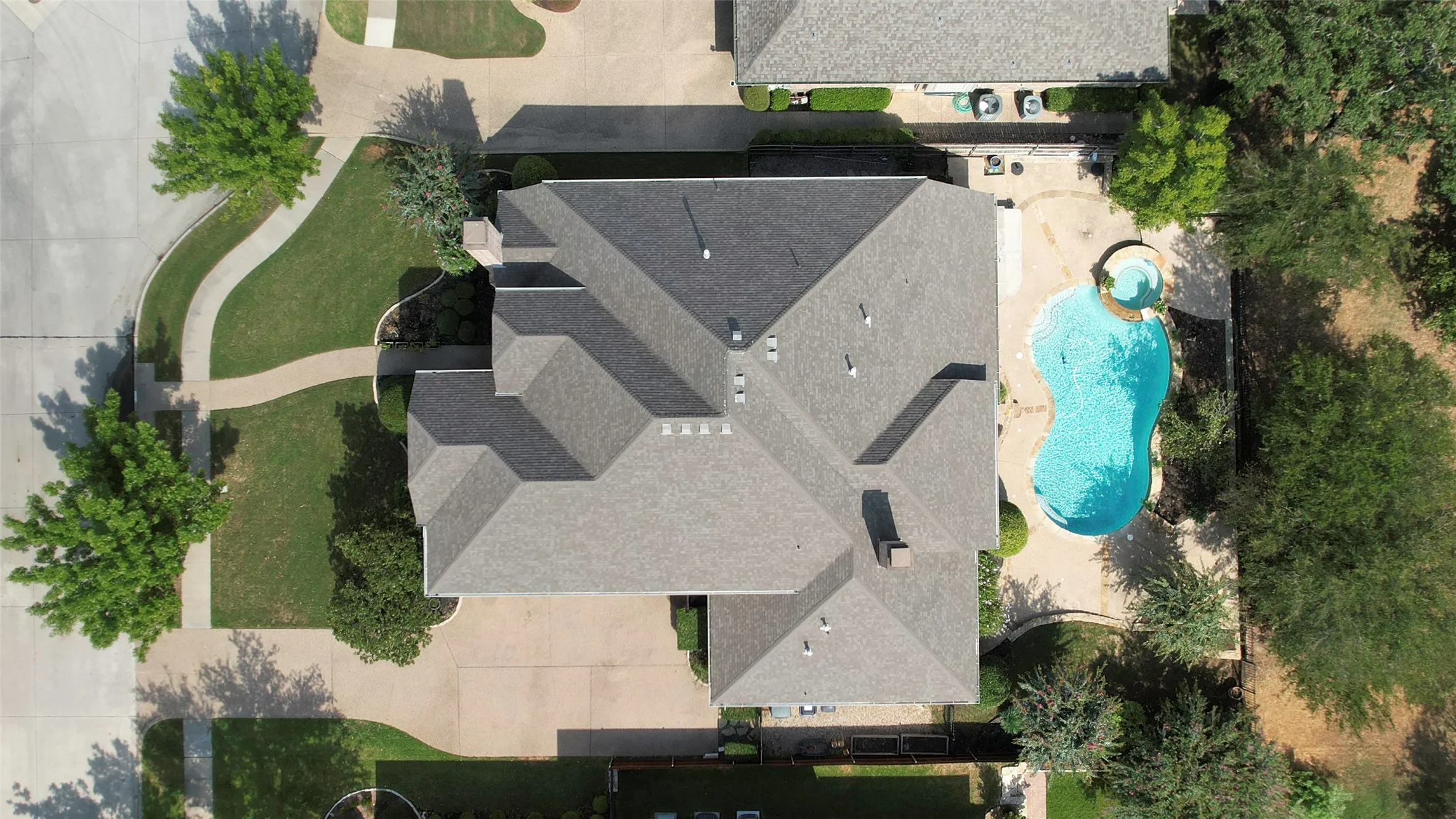 Single Family Residence For Sale in Tarrant County , 2204 Castle View Road, Mansfield, Texas 76063, 4 Bedroom, 5 Bathroom, 3 Garage spaces, 4,231 Sqft, built in 2005, mls#21387670, Real Estate Agent in Mansfield, Homes For Sale in Tarrant county, Homes For Sale in Mansfield, Realtor in Mansfield Texas, Real Estate Brokerage Independent Realty Texas, Luminita Cordes Realtor