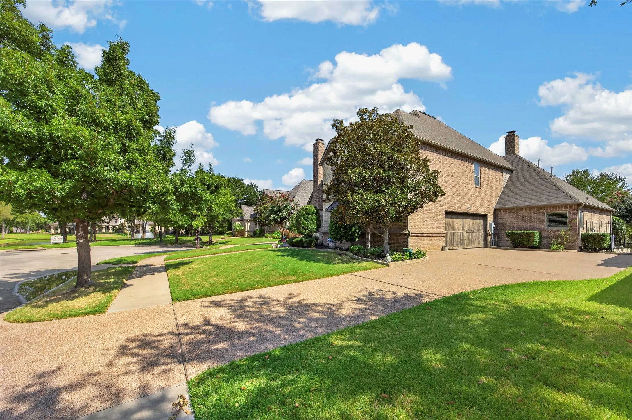 Single Family Residence For Sale in Tarrant County , 2204 Castle View Road, Mansfield, Texas 76063, 4 Bedroom, 5 Bathroom, 3 Garage spaces, 4,231 Sqft, built in 2005, mls#21387670, Real Estate Agent in Mansfield, Homes For Sale in Tarrant county, Homes For Sale in Mansfield, Realtor in Mansfield Texas, Real Estate Brokerage Independent Realty Texas, Luminita Cordes Realtor