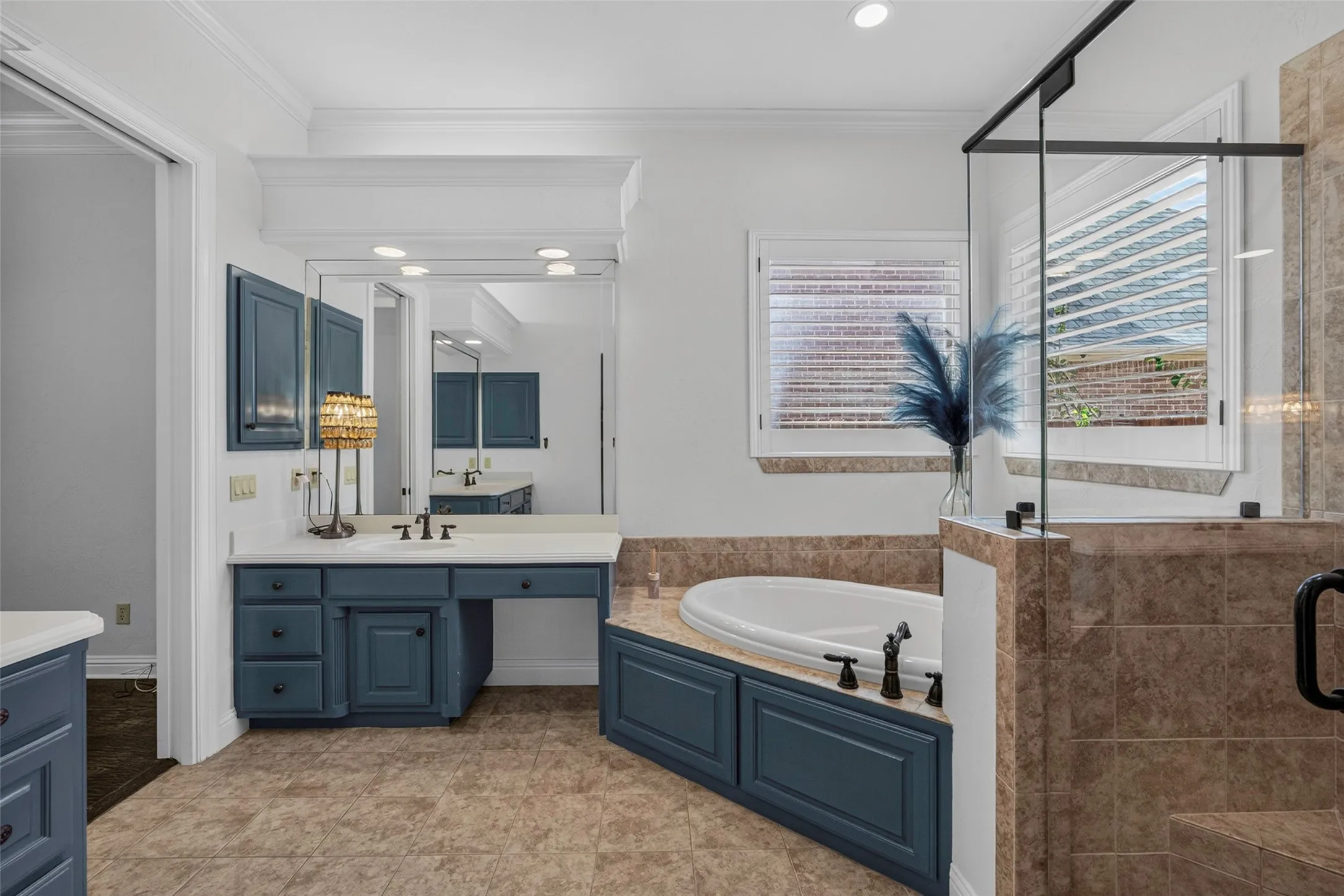 Single Family Residence For Sale in Tarrant County , 2204 Castle View Road, Mansfield, Texas 76063, 4 Bedroom, 5 Bathroom, 3 Garage spaces, 4,231 Sqft, built in 2005, mls#21387670, Real Estate Agent in Mansfield, Homes For Sale in Tarrant county, Homes For Sale in Mansfield, Realtor in Mansfield Texas, Real Estate Brokerage Independent Realty Texas, Luminita Cordes Realtor