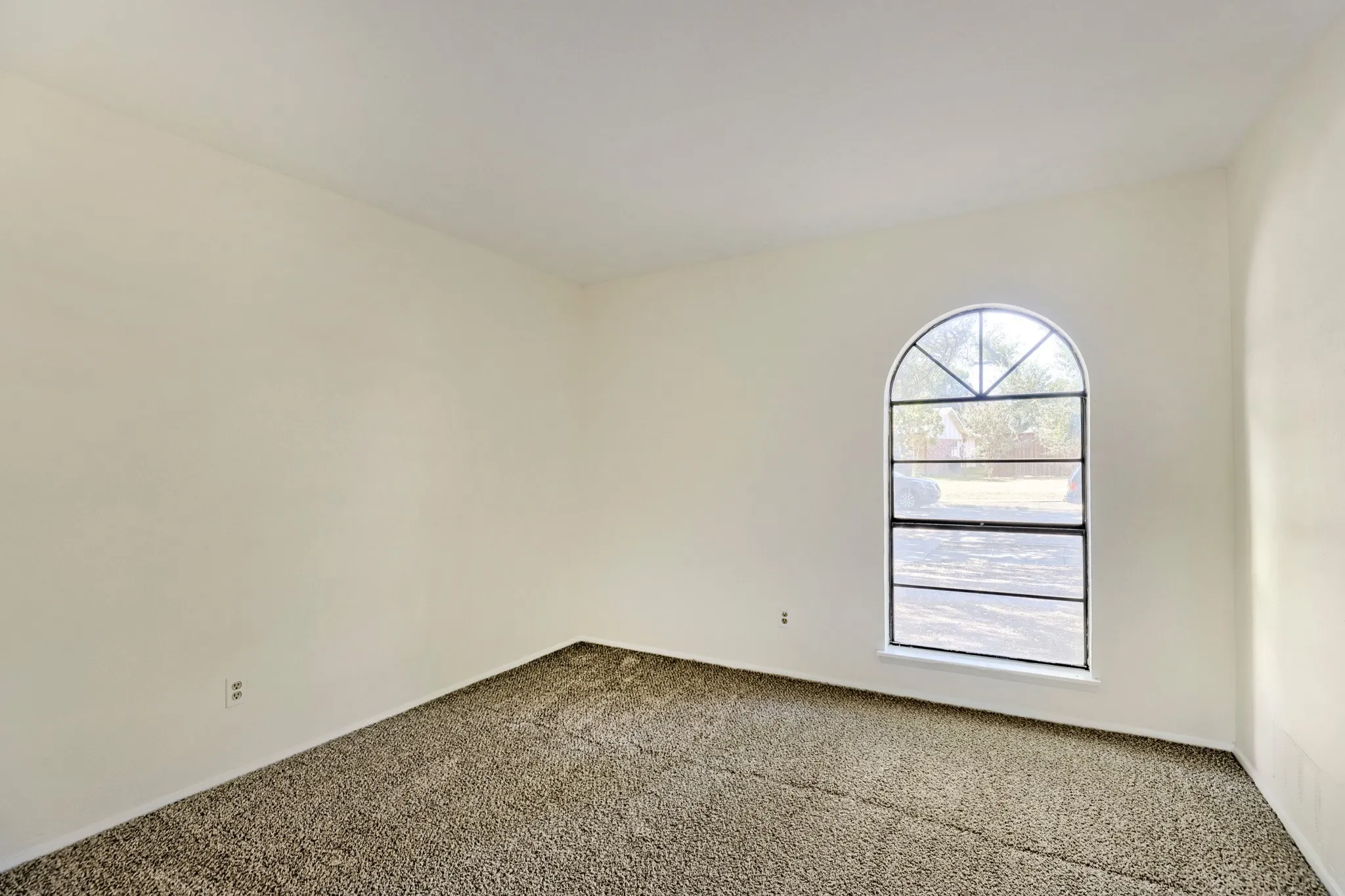 Single Family Residence For Sale in Dallas County , 2508 Norway Drive, Garland, Texas 75040, 3 Bedroom, 2 Bathroom, 1 Garage spaces, 1,423 Sqft, built in 1977, mls#21369615, Real Estate Agent in Garland, Homes For Sale in Dallas county, Homes For Sale in Garland, Realtor in Garland Texas, Real Estate Brokerage Independent Realty Texas, Luminita Cordes Realtor