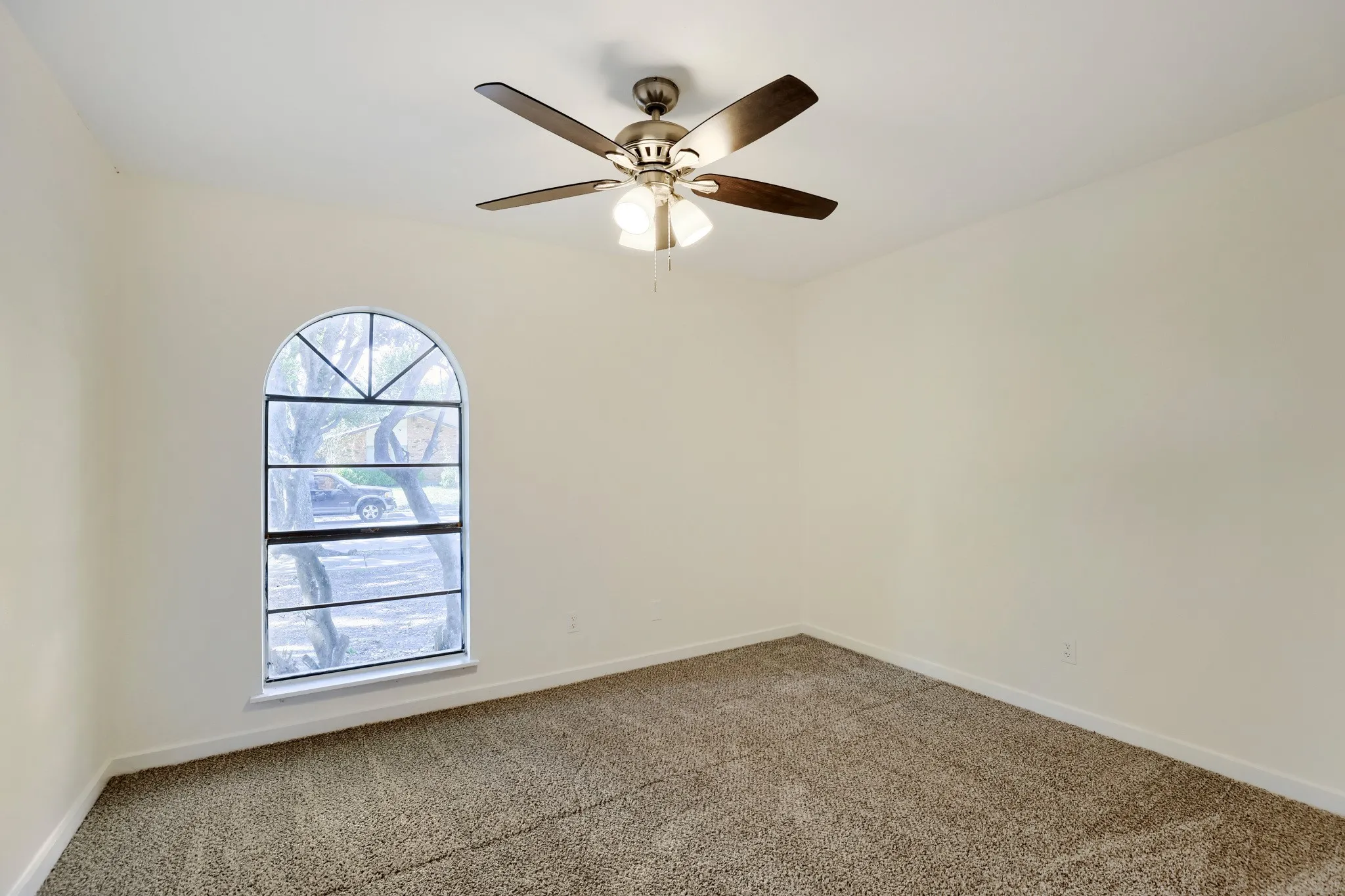 Single Family Residence For Sale in Dallas County , 2508 Norway Drive, Garland, Texas 75040, 3 Bedroom, 2 Bathroom, 1 Garage spaces, 1,423 Sqft, built in 1977, mls#21369615, Real Estate Agent in Garland, Homes For Sale in Dallas county, Homes For Sale in Garland, Realtor in Garland Texas, Real Estate Brokerage Independent Realty Texas, Luminita Cordes Realtor