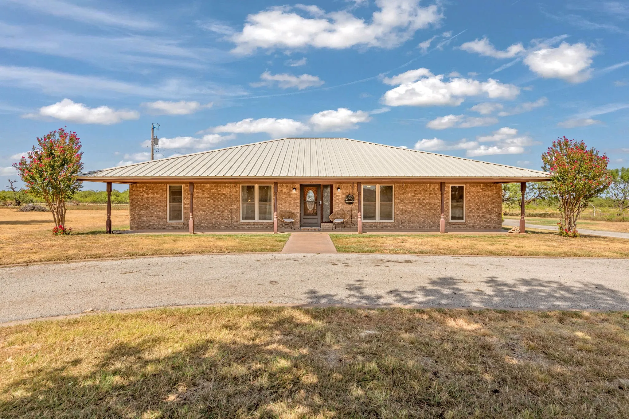 Single Family Residence For Sale in Taylor County , 112 Bar B Trail, Abilene, Texas 79602, 4 Bedroom, 2 Bathroom, 2 Garage spaces, 2,709 Sqft, built in 1976, mls#21387962, Real Estate Agent in Abilene, Homes For Sale in Taylor county, Homes For Sale in Abilene, Realtor in Abilene Texas, Real Estate Brokerage Independent Realty Texas, Luminita Cordes Realtor
