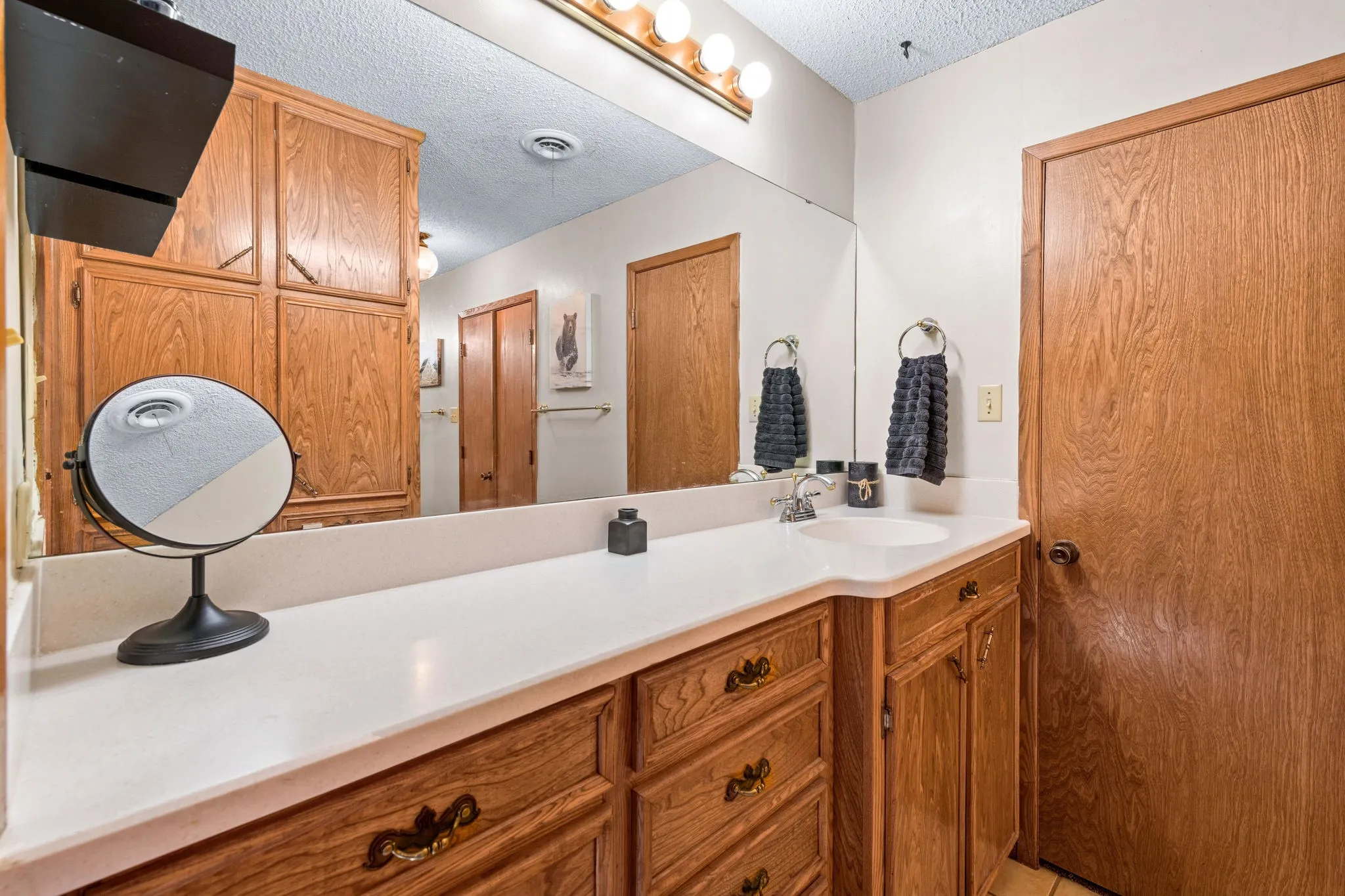 Single Family Residence For Sale in Taylor County , 112 Bar B Trail, Abilene, Texas 79602, 4 Bedroom, 2 Bathroom, 2 Garage spaces, 2,709 Sqft, built in 1976, mls#21387962, Real Estate Agent in Abilene, Homes For Sale in Taylor county, Homes For Sale in Abilene, Realtor in Abilene Texas, Real Estate Brokerage Independent Realty Texas, Luminita Cordes Realtor