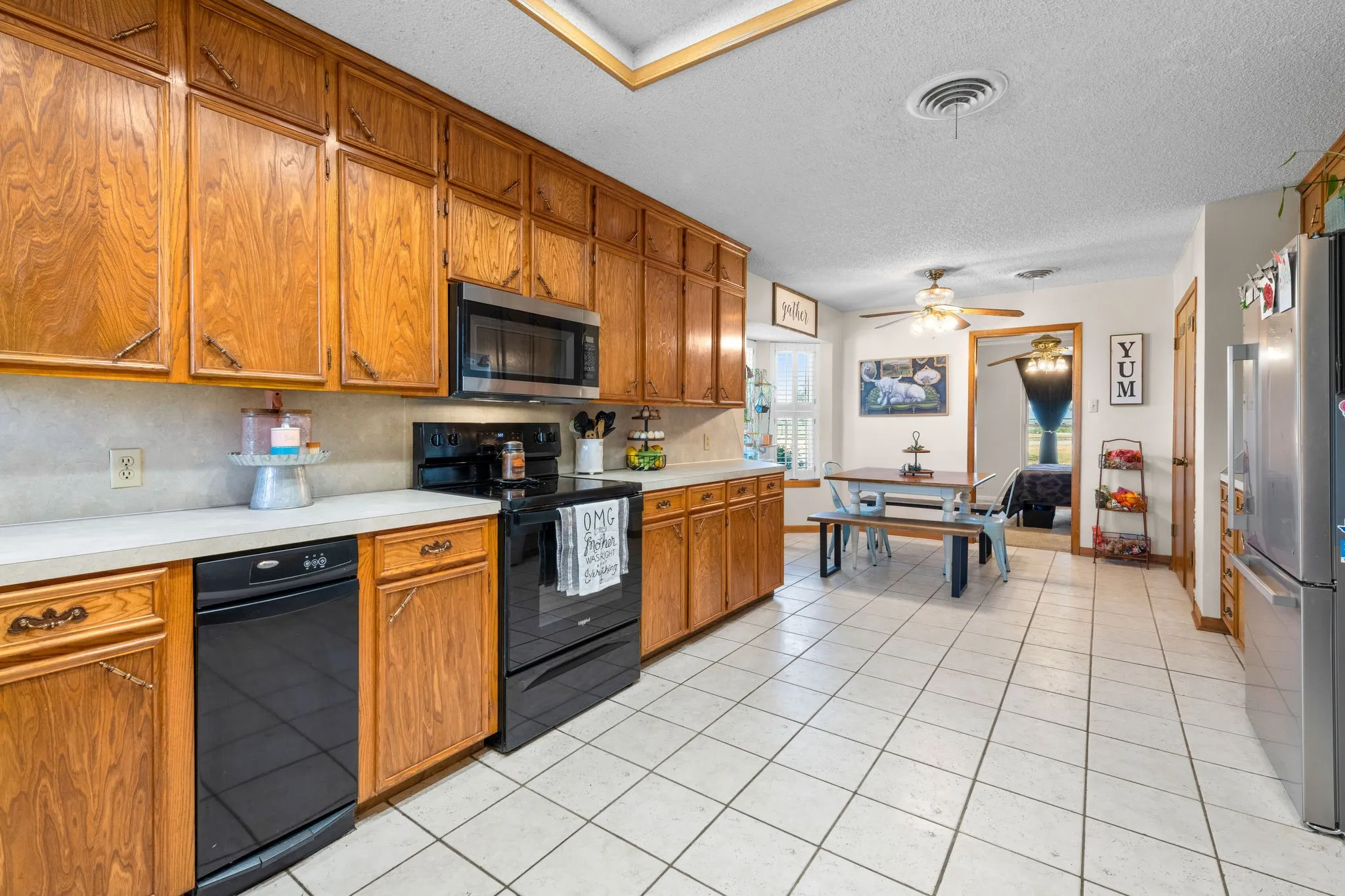 Single Family Residence For Sale in Taylor County , 112 Bar B Trail, Abilene, Texas 79602, 4 Bedroom, 2 Bathroom, 2 Garage spaces, 2,709 Sqft, built in 1976, mls#21387962, Real Estate Agent in Abilene, Homes For Sale in Taylor county, Homes For Sale in Abilene, Realtor in Abilene Texas, Real Estate Brokerage Independent Realty Texas, Luminita Cordes Realtor